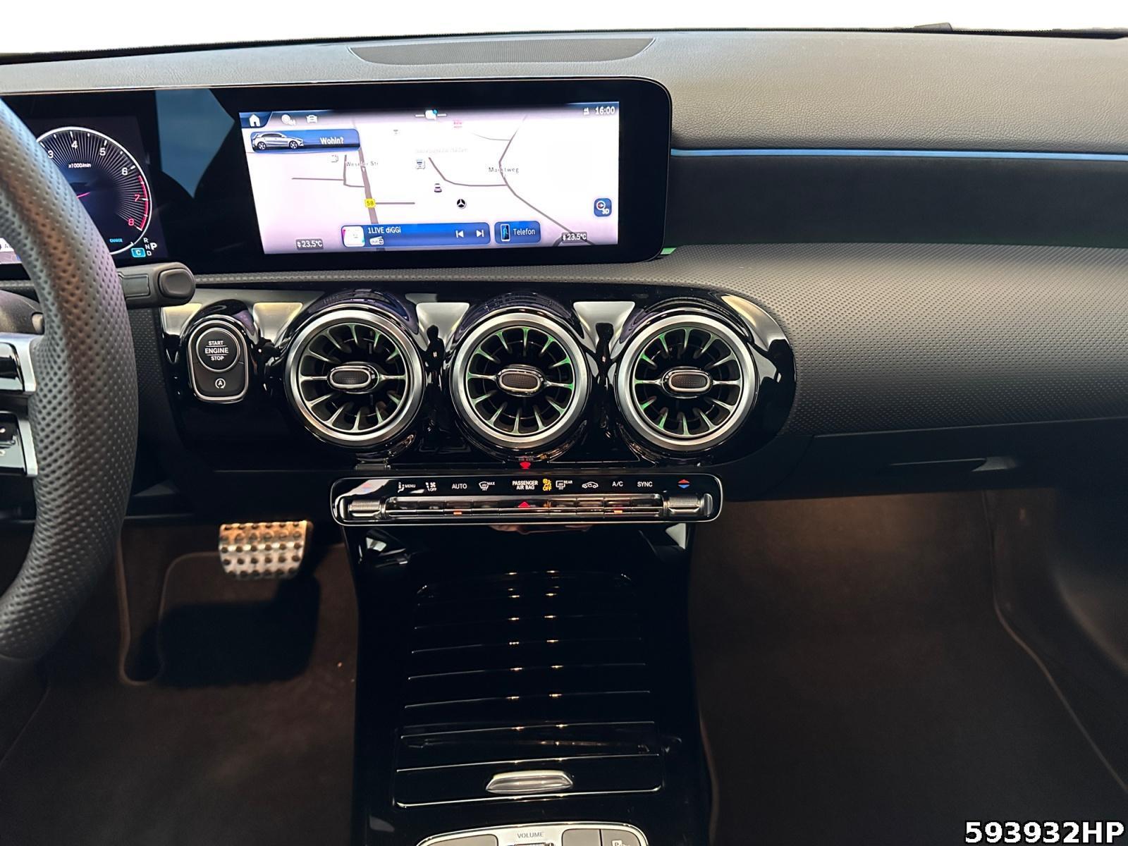 Fahrzeugabbildung Mercedes-Benz A 200 AMG Kamera KEYLESS Ambiente Spurhalte LED