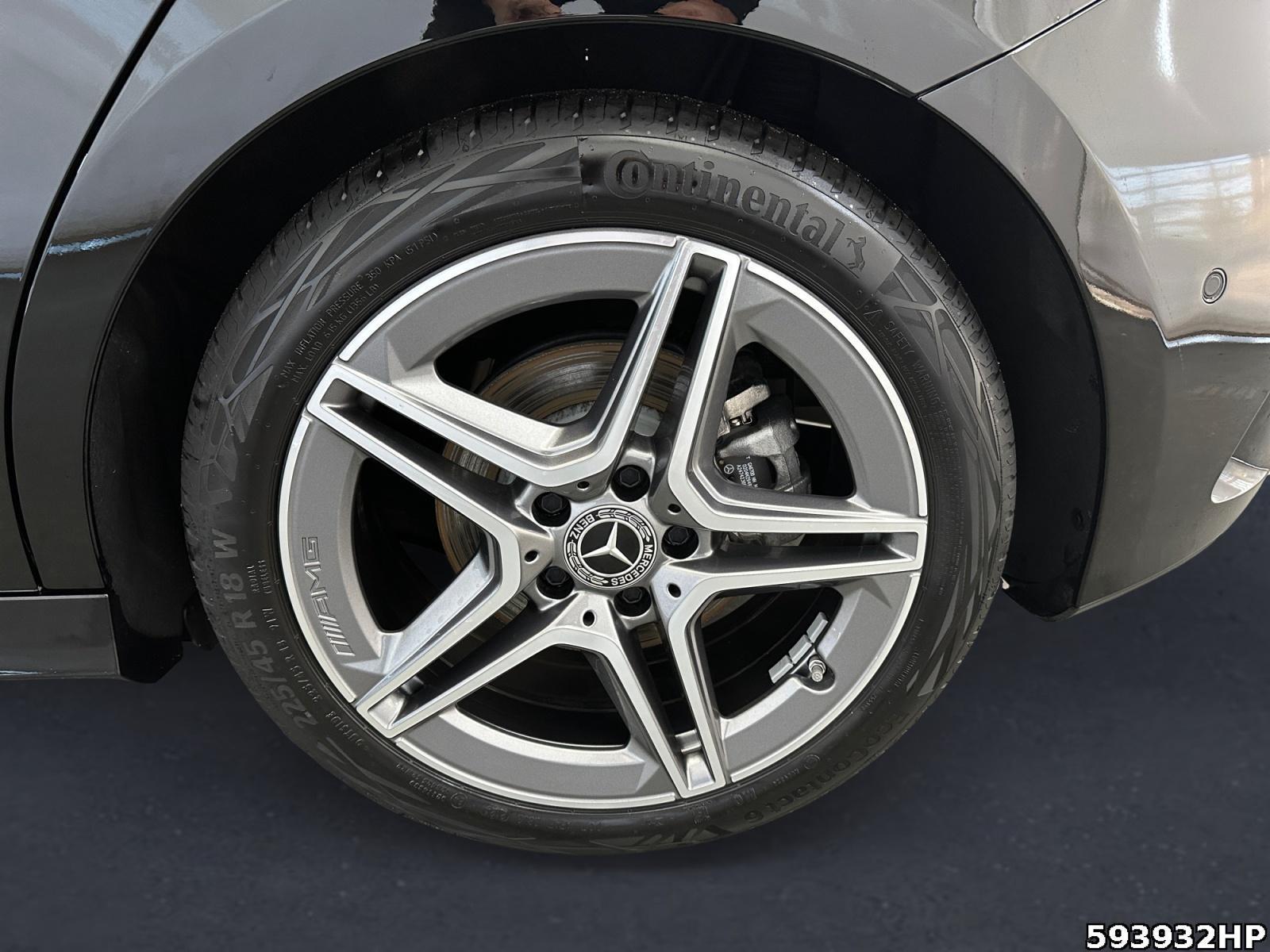 Fahrzeugabbildung Mercedes-Benz A 200 AMG Kamera KEYLESS Ambiente Spurhalte LED