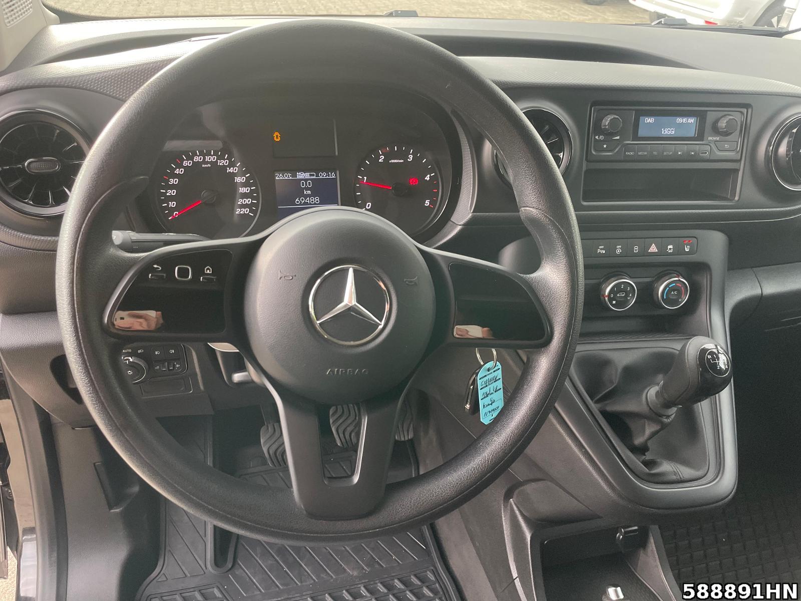 Fahrzeugabbildung Mercedes-Benz Citan 108 CDI *KLIMA*SHZ*AHK*HECKTÜREN*DAB*RFK*
