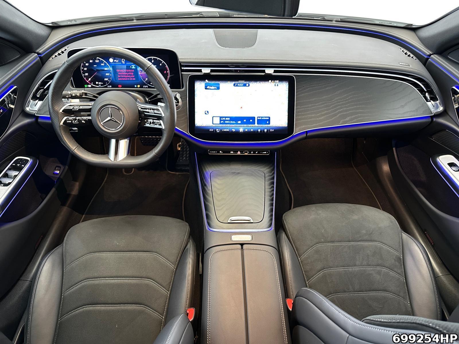 Fahrzeugabbildung Mercedes-Benz E 220 d T 4M AMG AHK Distronic Night Keyless