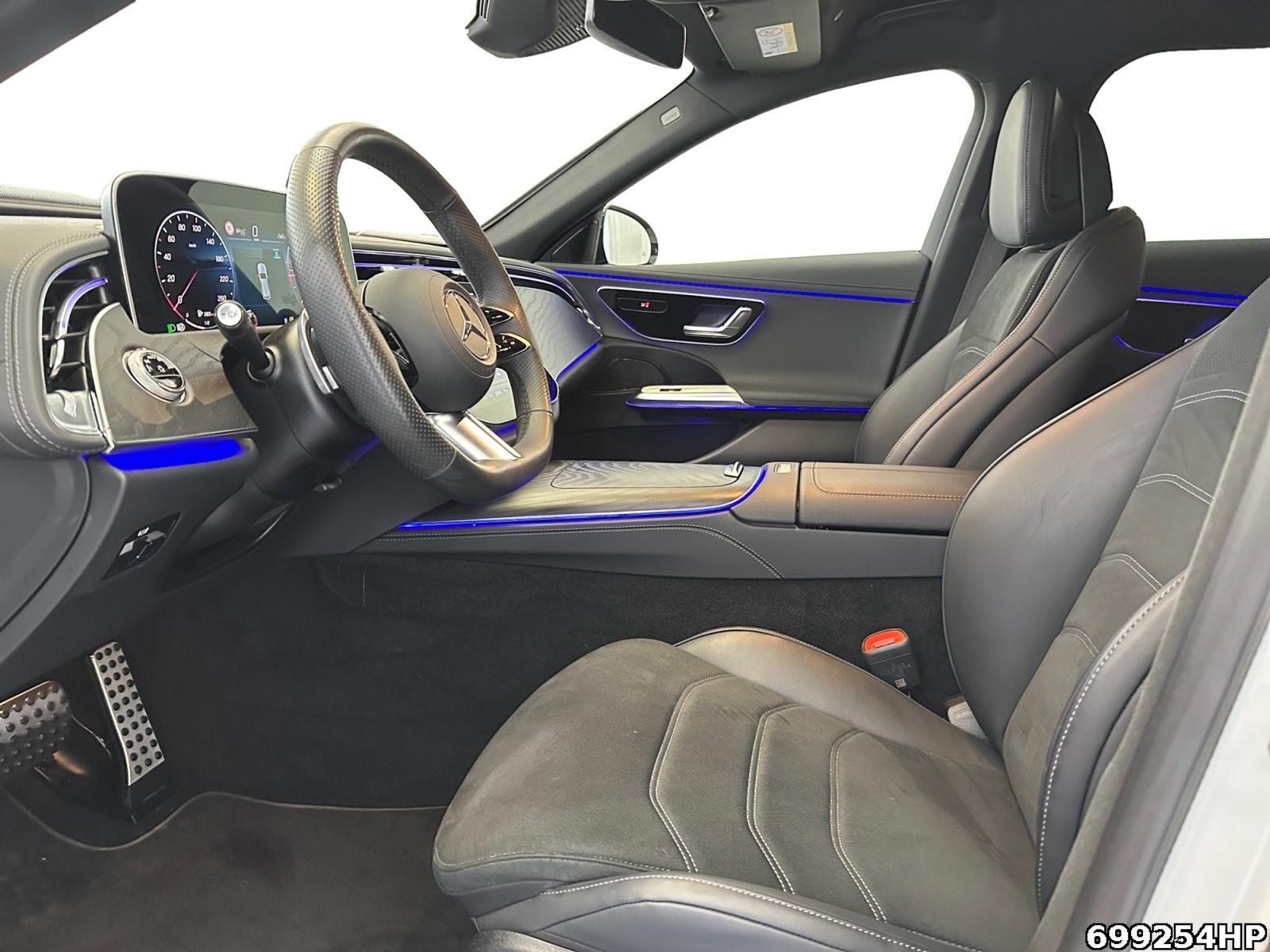 Fahrzeugabbildung Mercedes-Benz E 220 d T 4M AMG AHK Distronic Night Keyless