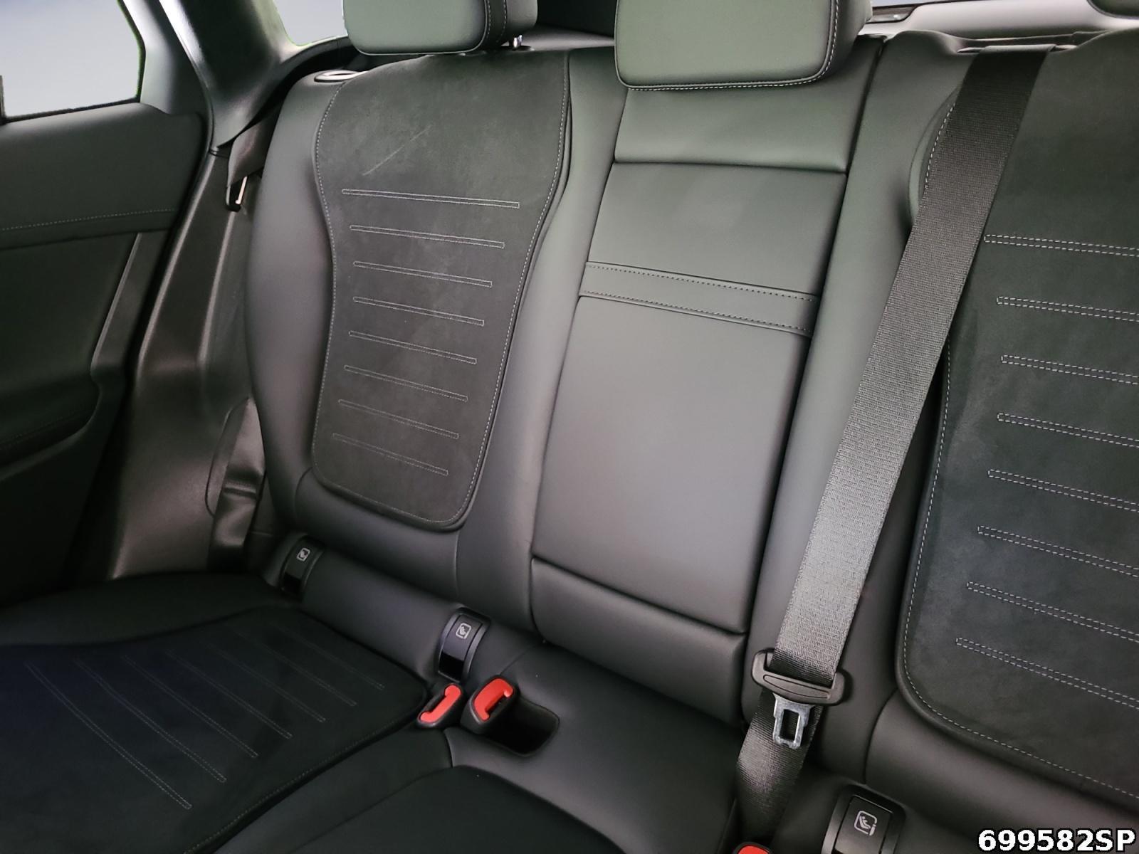 Fahrzeugabbildung Mercedes-Benz GLC 300 e 4M AMG AHK Digital Light 360° Distron.