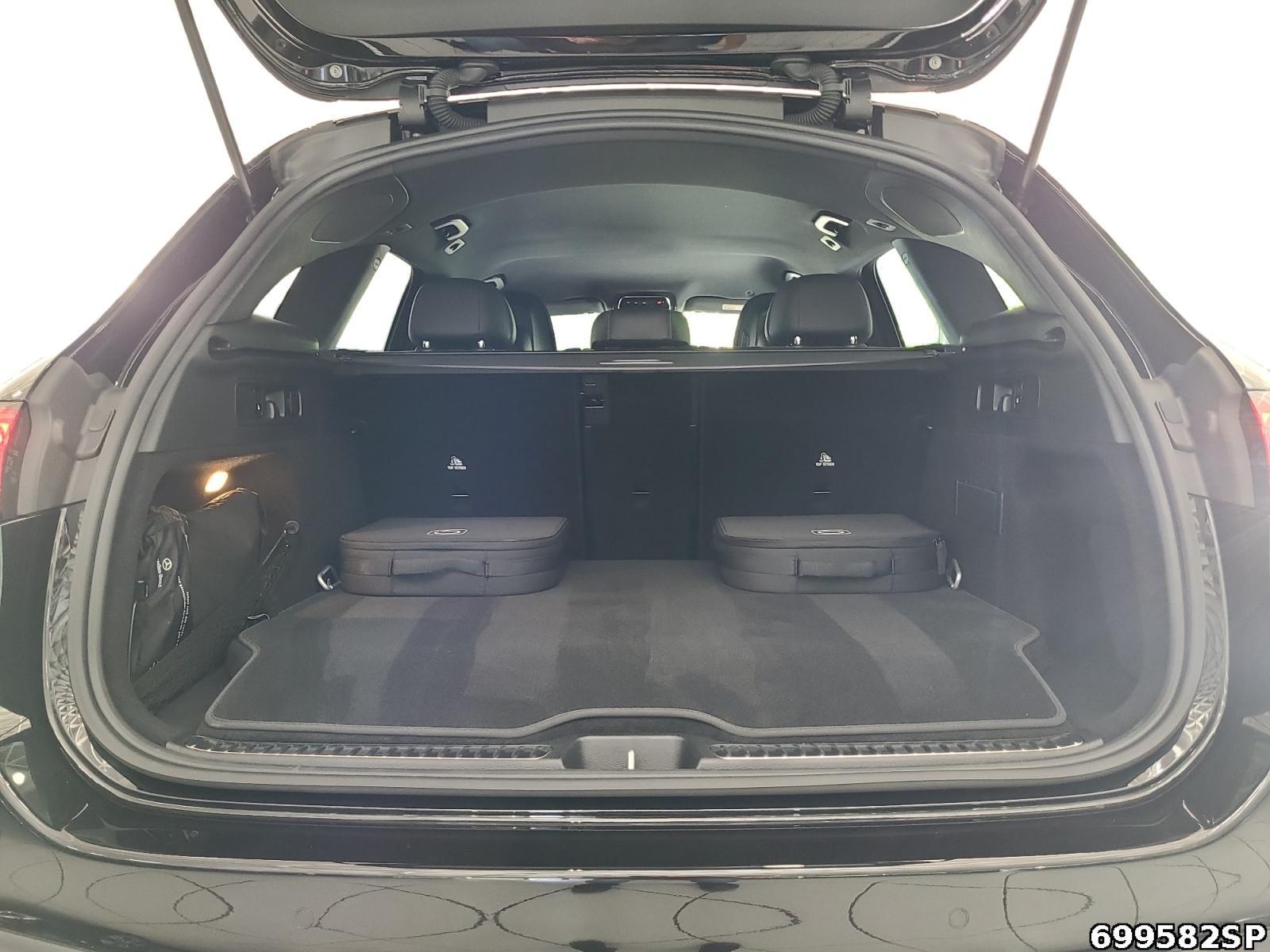 Fahrzeugabbildung Mercedes-Benz GLC 300 e 4M AMG AHK Digital Light 360° Distron.