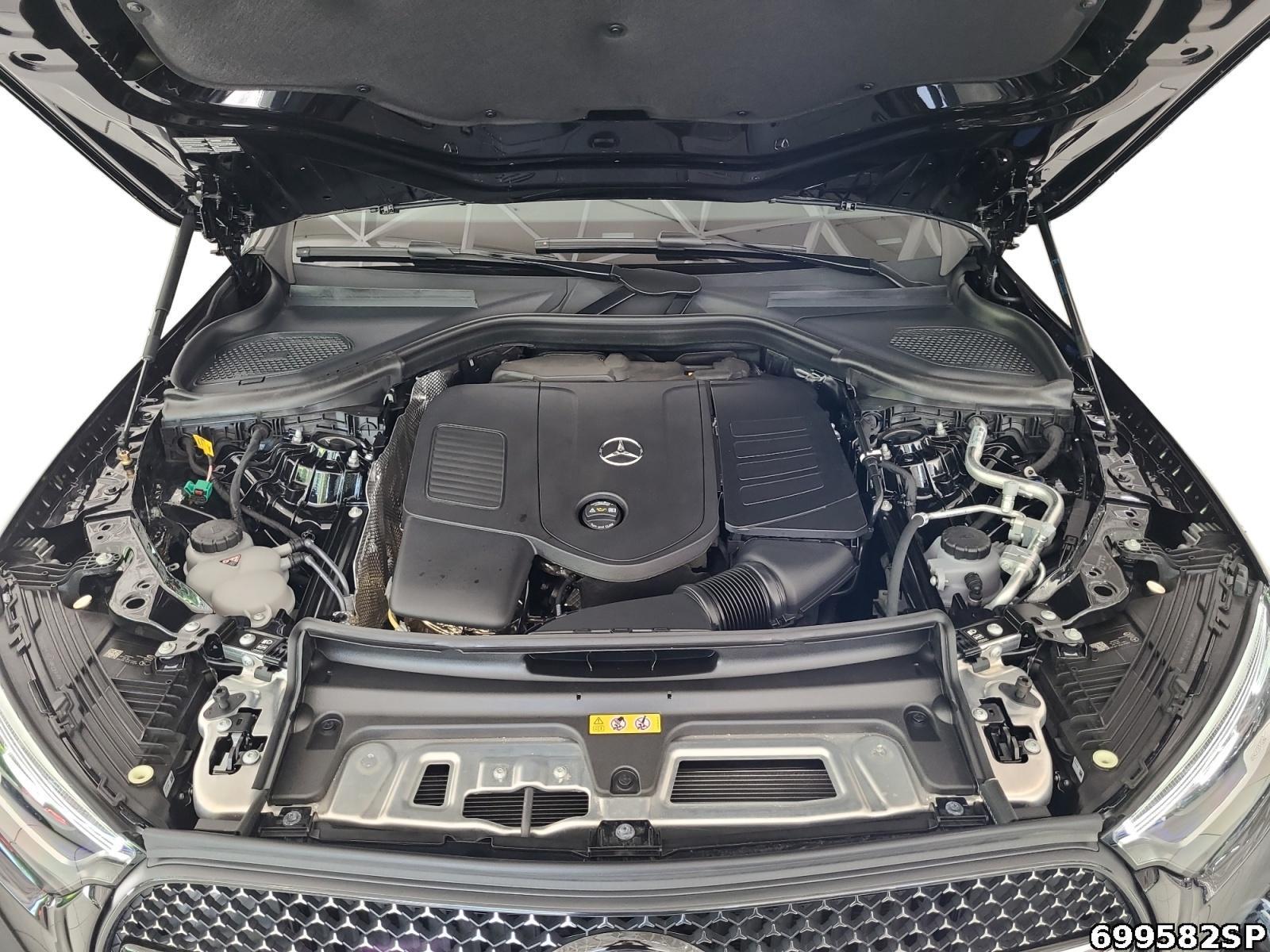 Fahrzeugabbildung Mercedes-Benz GLC 300 e 4M AMG AHK Digital Light 360° Distron.
