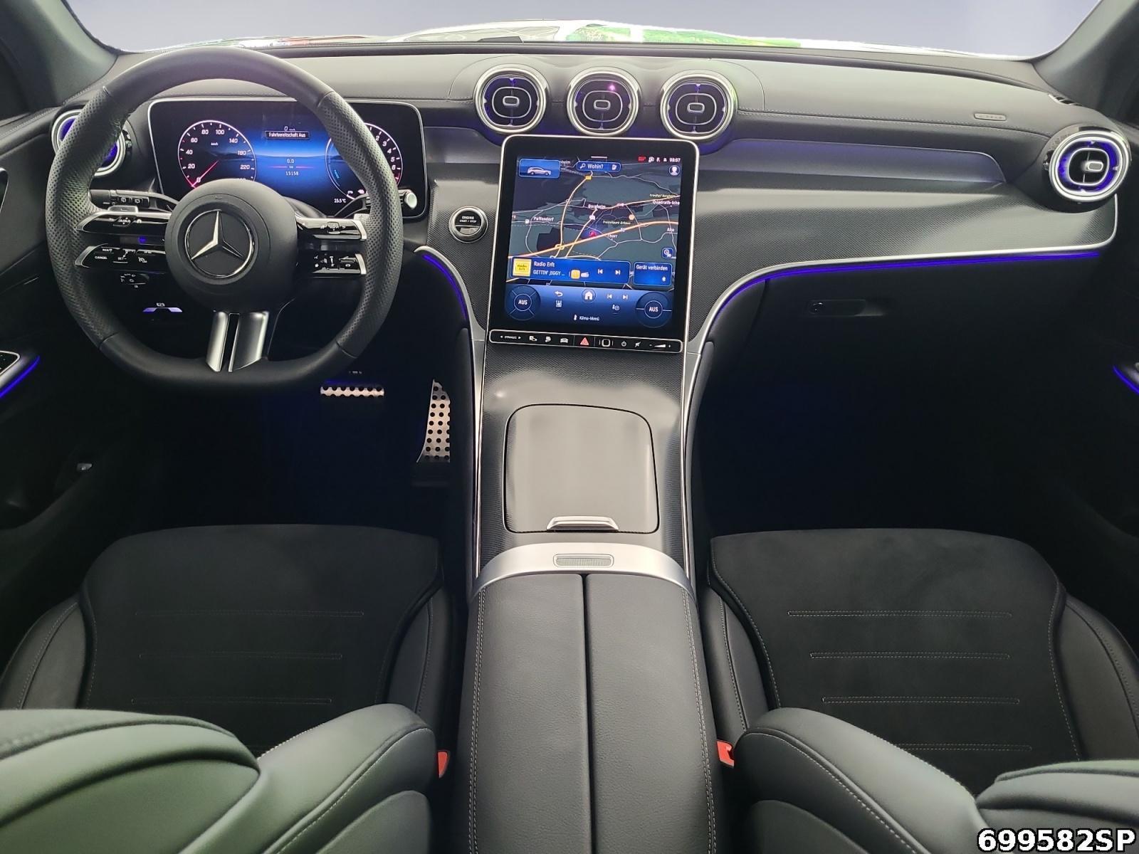 Fahrzeugabbildung Mercedes-Benz GLC 300 e 4M AMG AHK Digital Light 360° Distron.