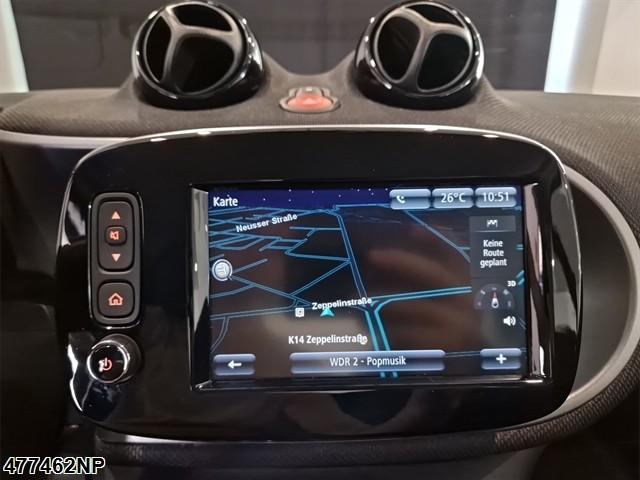 Fahrzeugabbildung Smart ForTwo EQ Navi Media Zusatzinstrumente LMF 15