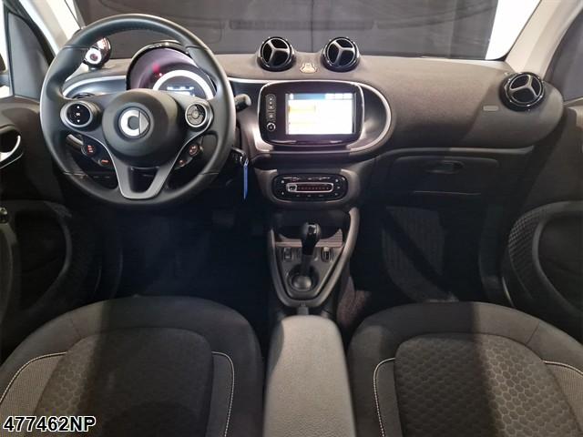 Fahrzeugabbildung Smart ForTwo EQ Navi Media Zusatzinstrumente LMF 15