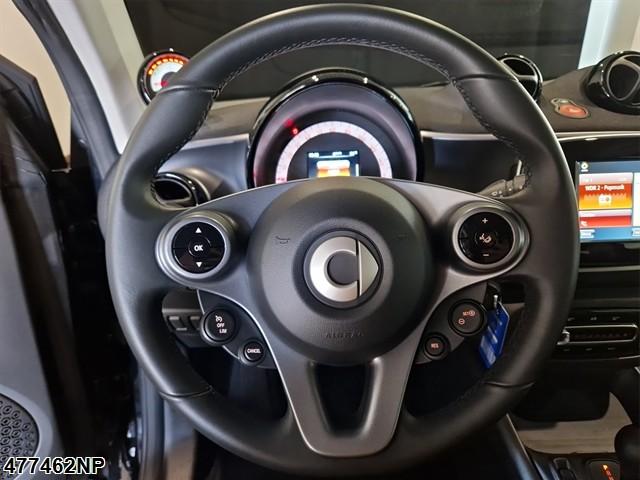 Fahrzeugabbildung Smart ForTwo EQ Navi Media Zusatzinstrumente LMF 15