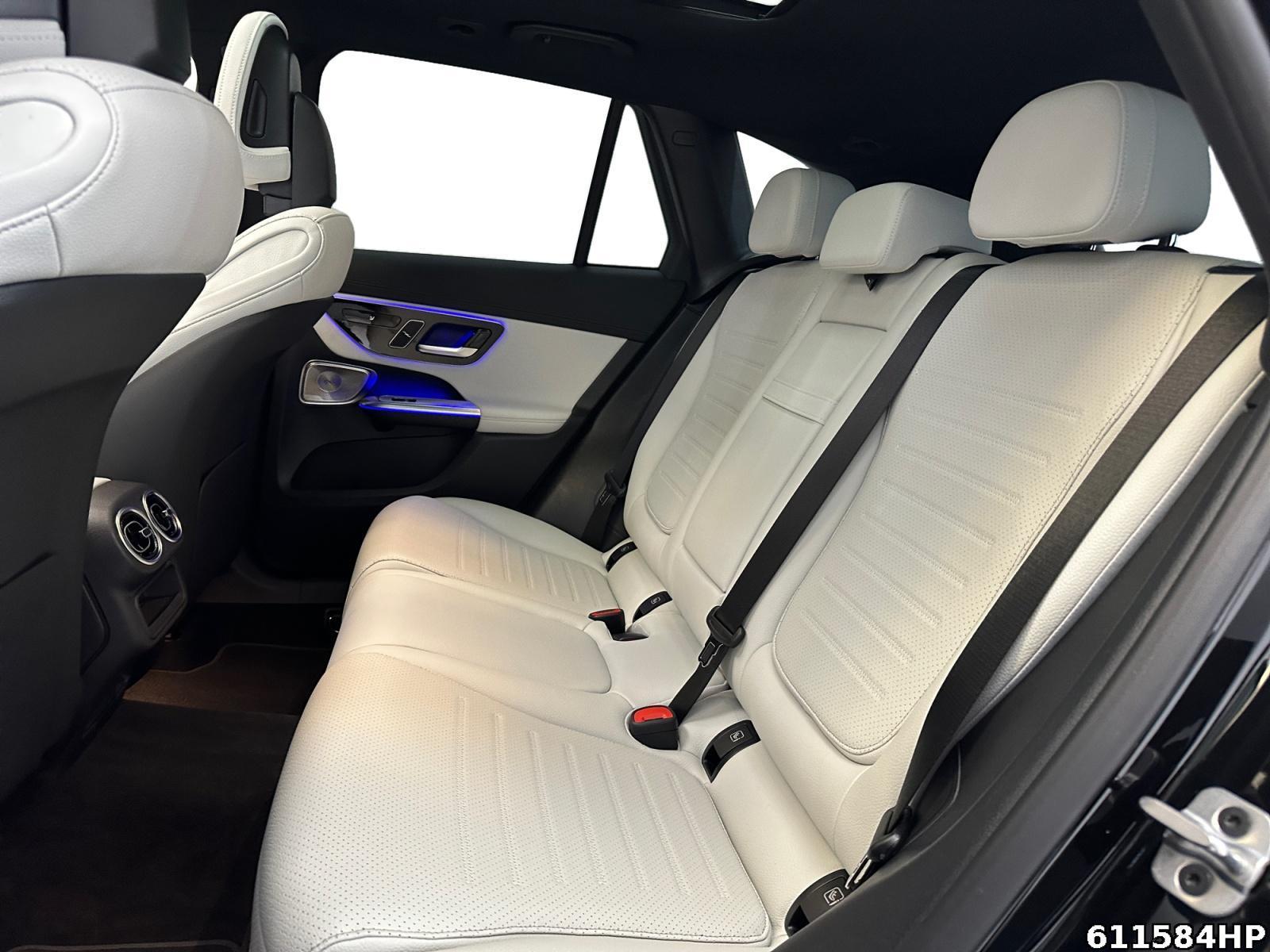 Fahrzeugabbildung Mercedes-Benz GLC 300 de 4M AMG Pano AHK DistronicMemory 360°