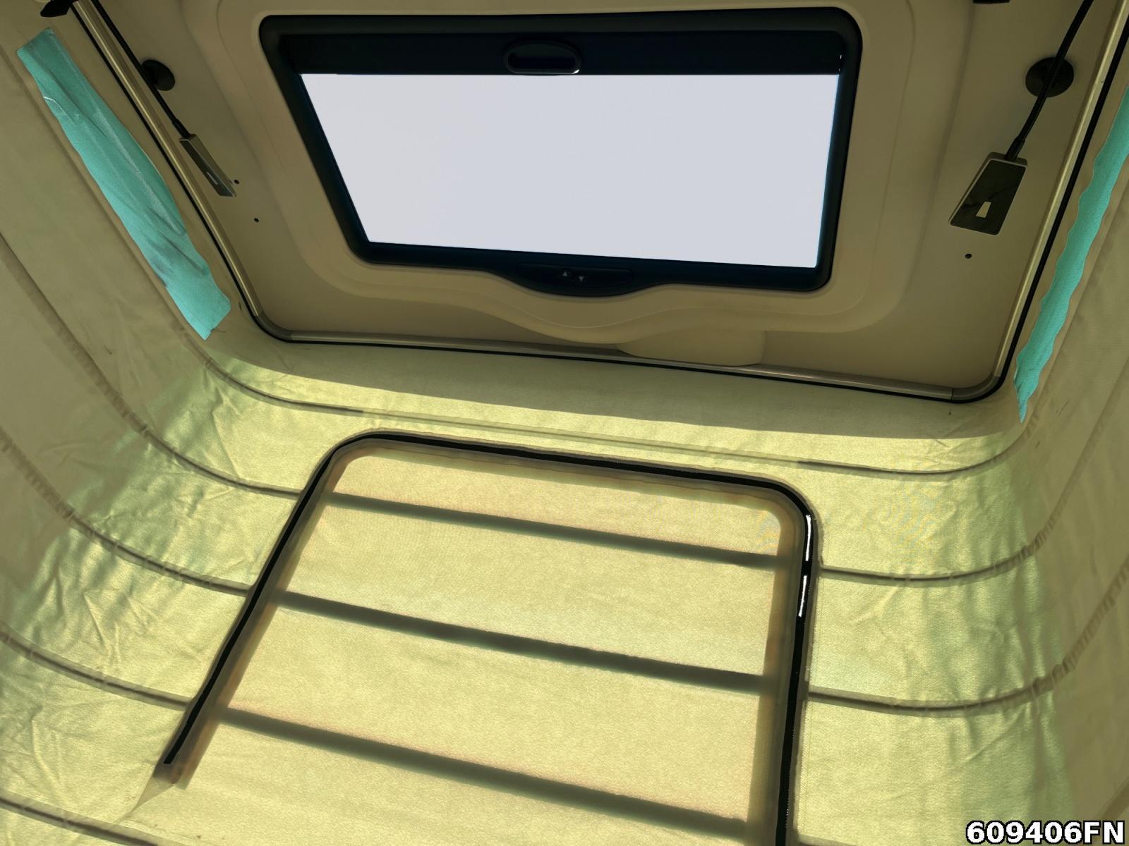 Fahrzeugabbildung Mercedes-Benz V 300 Marco Polo 4 Matic V300 ArtVenture-Easy Up