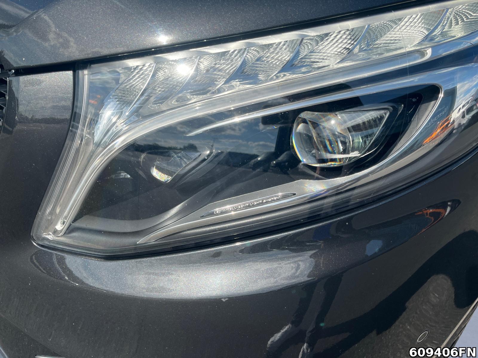 Fahrzeugabbildung Mercedes-Benz V 300 Marco Polo 4 Matic V300 ArtVenture-Easy Up