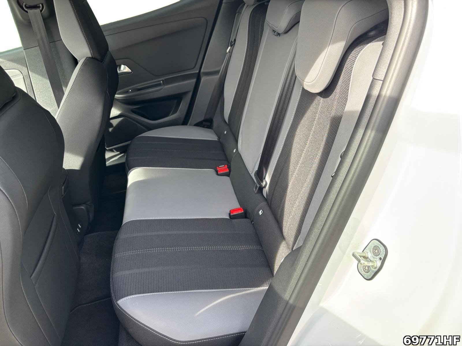Fahrzeugabbildung Opel Mokka 1.2 Turbo Elegance (EURO 6e)