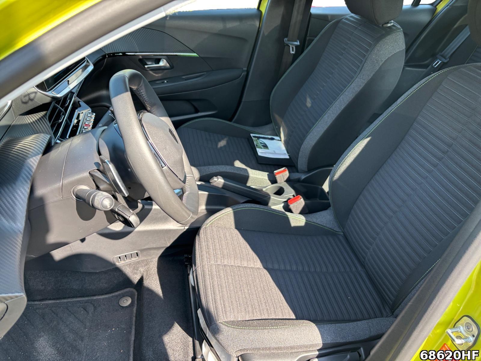 Fahrzeugabbildung Peugeot 208 1.2 Hybrid 100 Active (EURO 6e)