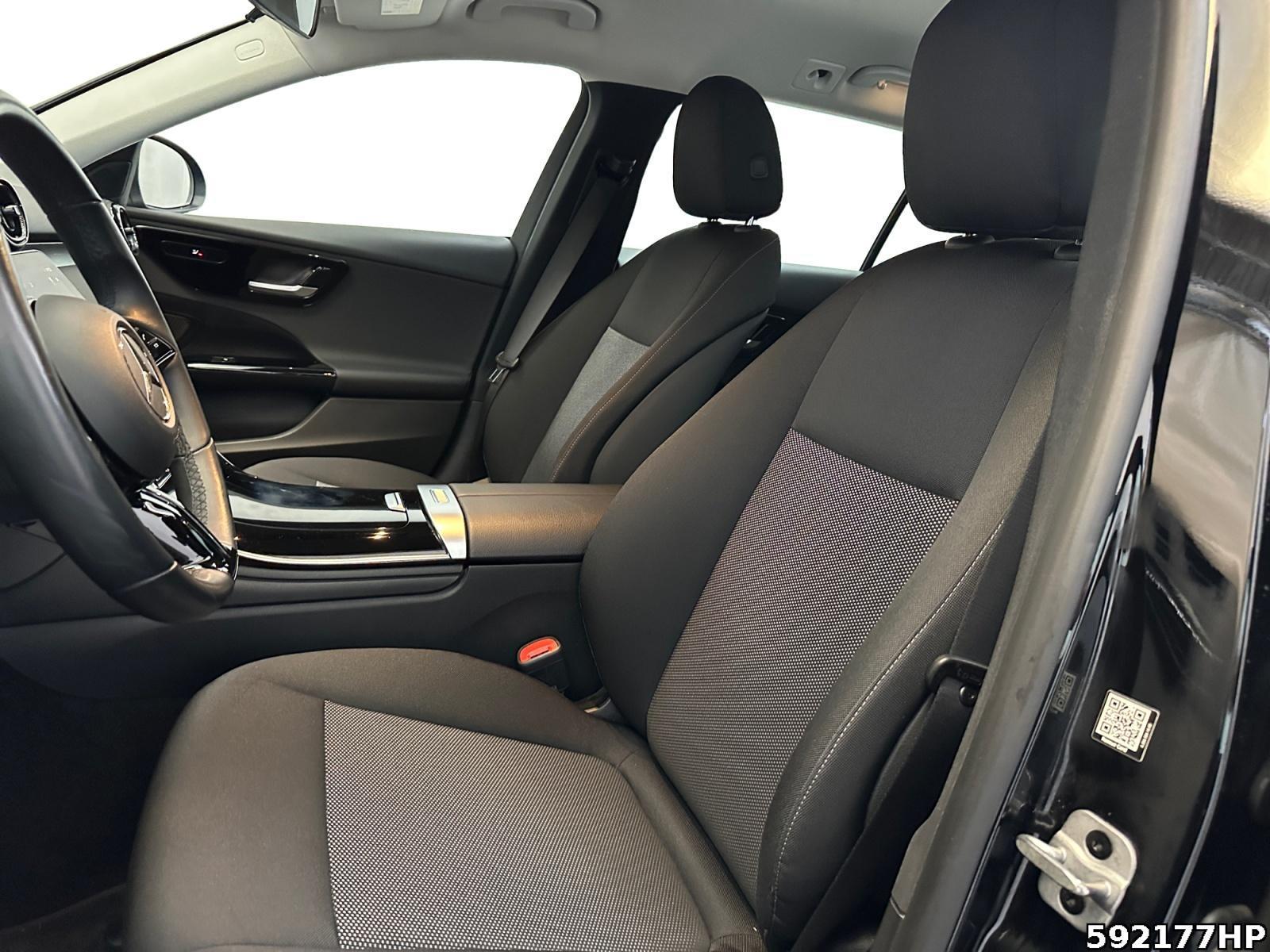 Fahrzeugabbildung Mercedes-Benz C 300 e T Avantgarde Anhängevorrichtung LED