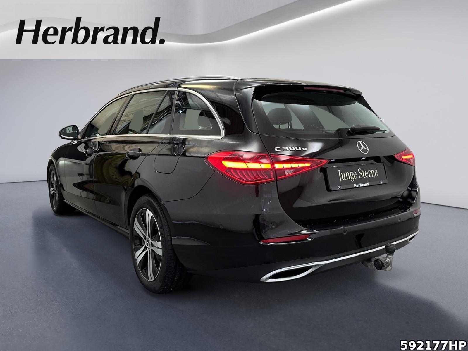 Fahrzeugabbildung Mercedes-Benz C 300 e T Avantgarde Anhängevorrichtung LED