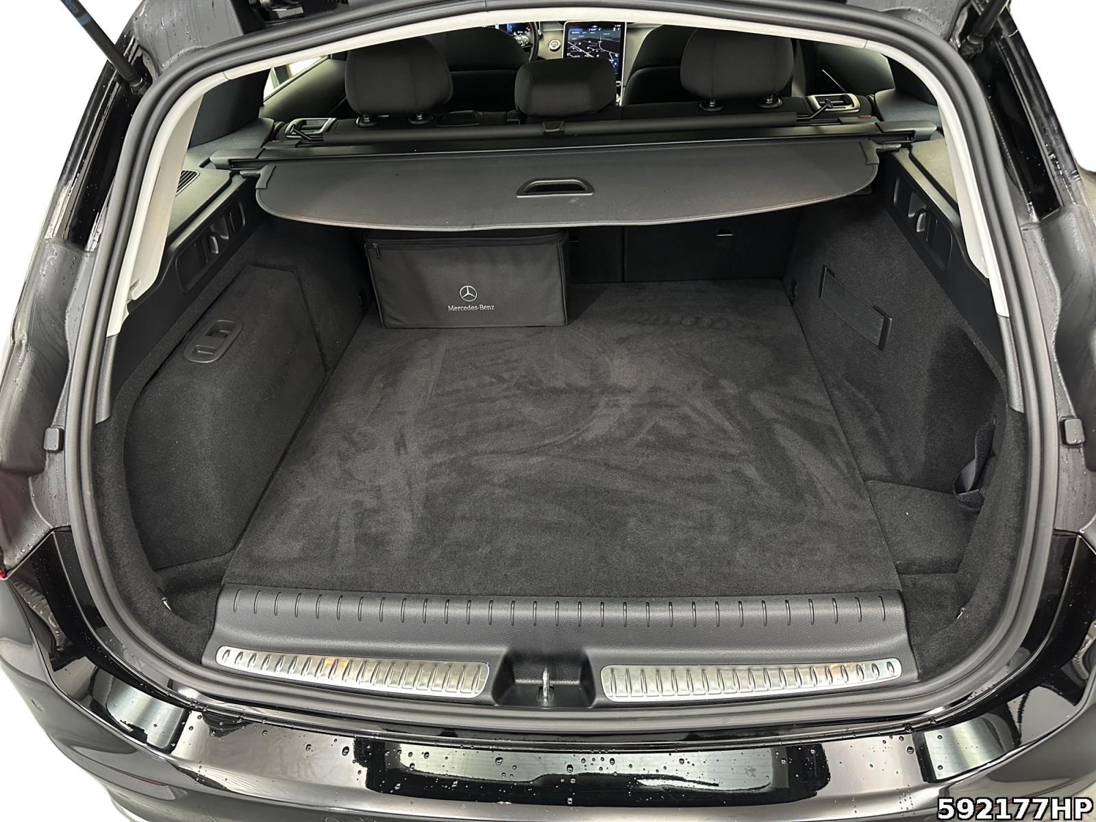 Fahrzeugabbildung Mercedes-Benz C 300 e T Avantgarde Anhängevorrichtung LED