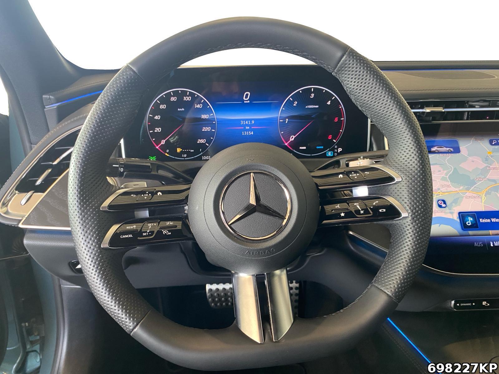 Fahrzeugabbildung Mercedes-Benz E 220 d AMG AHK Night Totw. Kamera Ambiente+ 19
