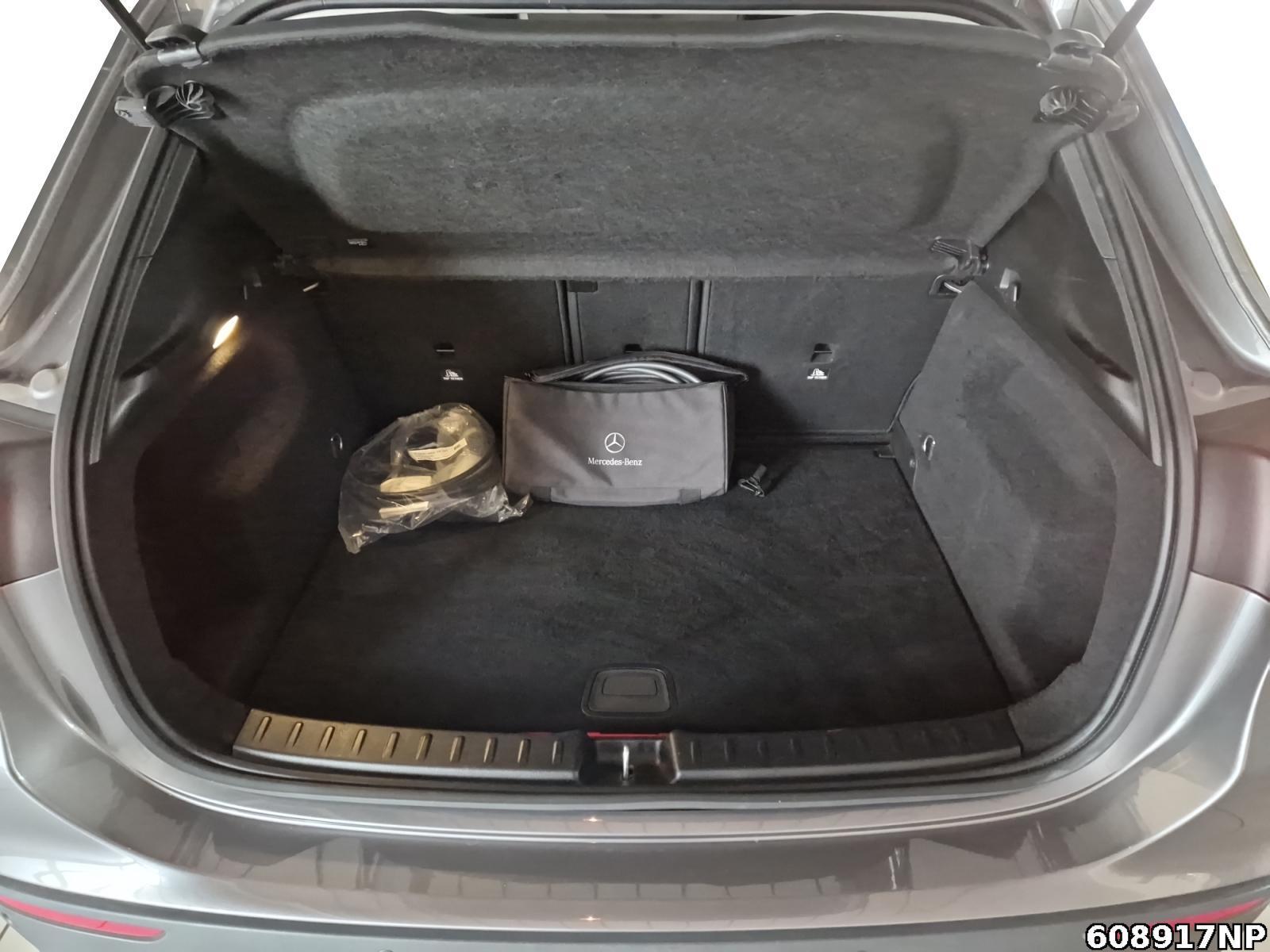 Fahrzeugabbildung Mercedes-Benz GLA 250 e Progressive AHK Distronic Multibeam