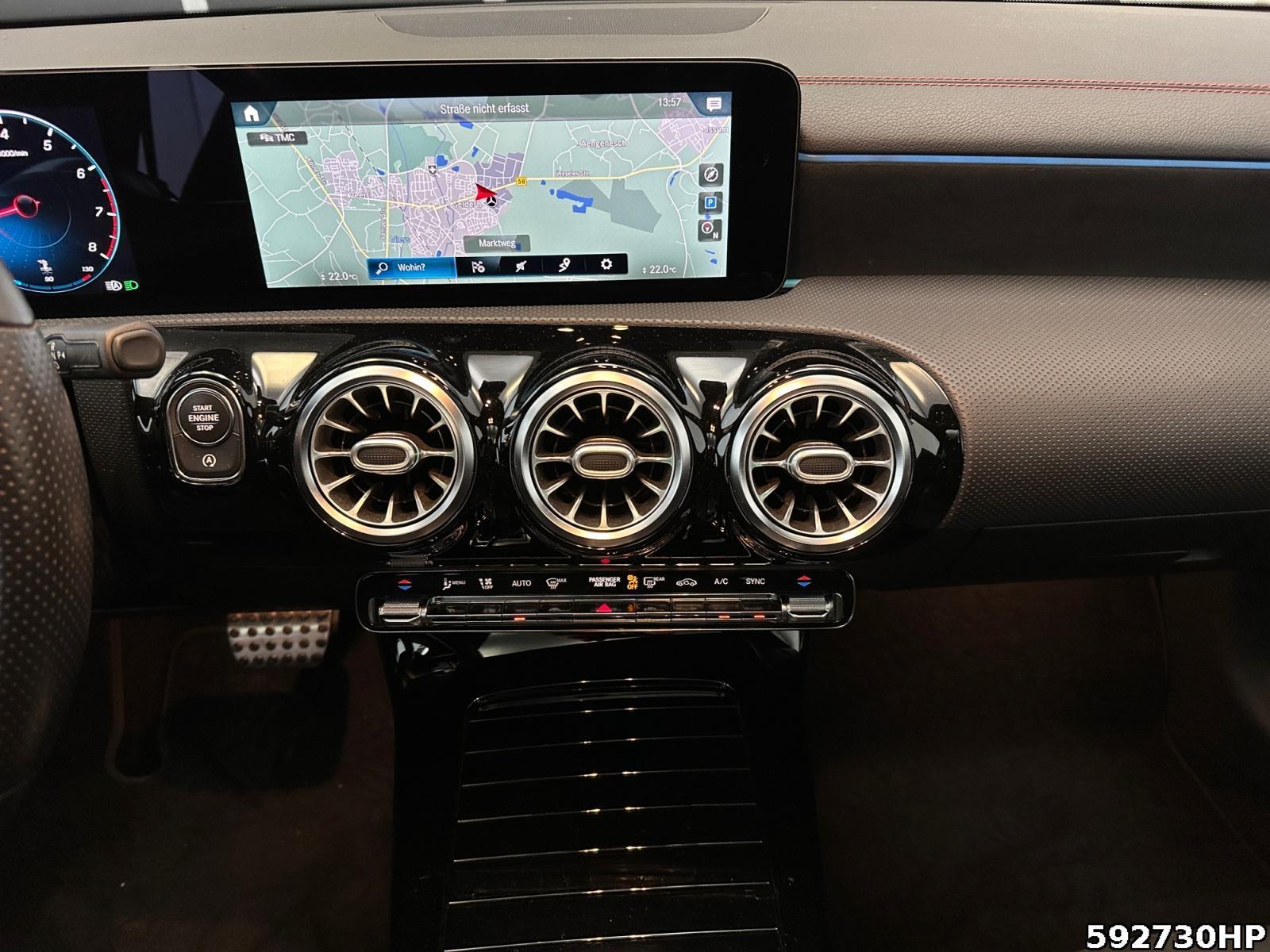 Fahrzeugabbildung Mercedes-Benz CLA 200 Shooting Brake AMG Line Burmester Pano.