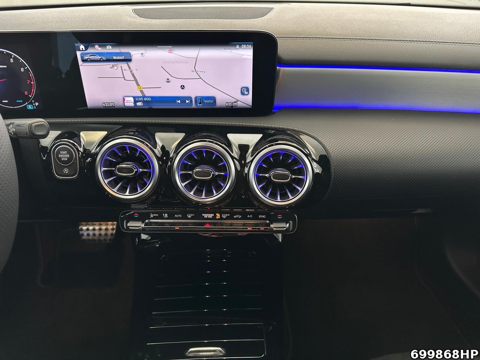 Fahrzeugabbildung Mercedes-Benz CLA 200 Coupé AMG Night DISTRONIC Kamera 19
