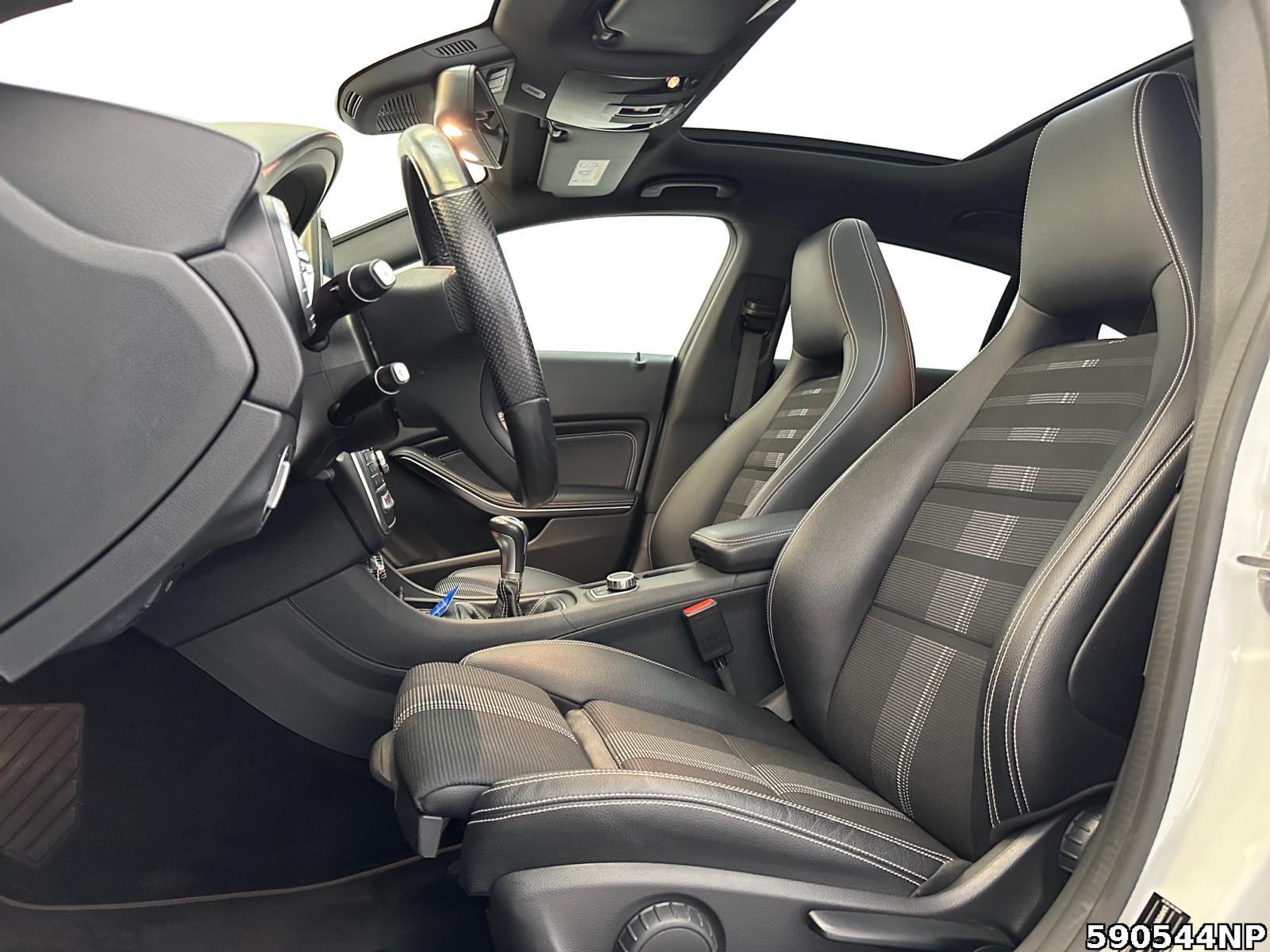 Fahrzeugabbildung Mercedes-Benz CLA 200 Shooting Brake Urban Pano Kamera Ambient