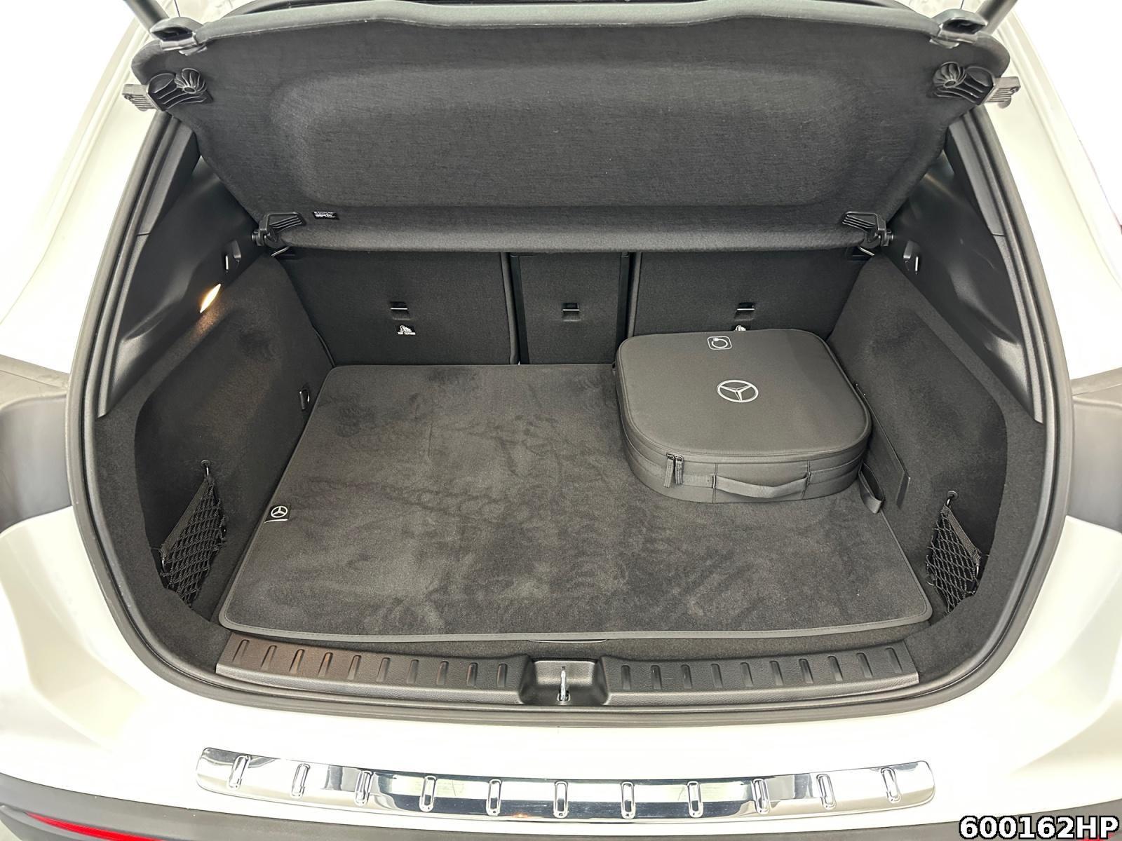 Fahrzeugabbildung Mercedes-Benz EQA Progressive Pano Ambiente Distronic LED