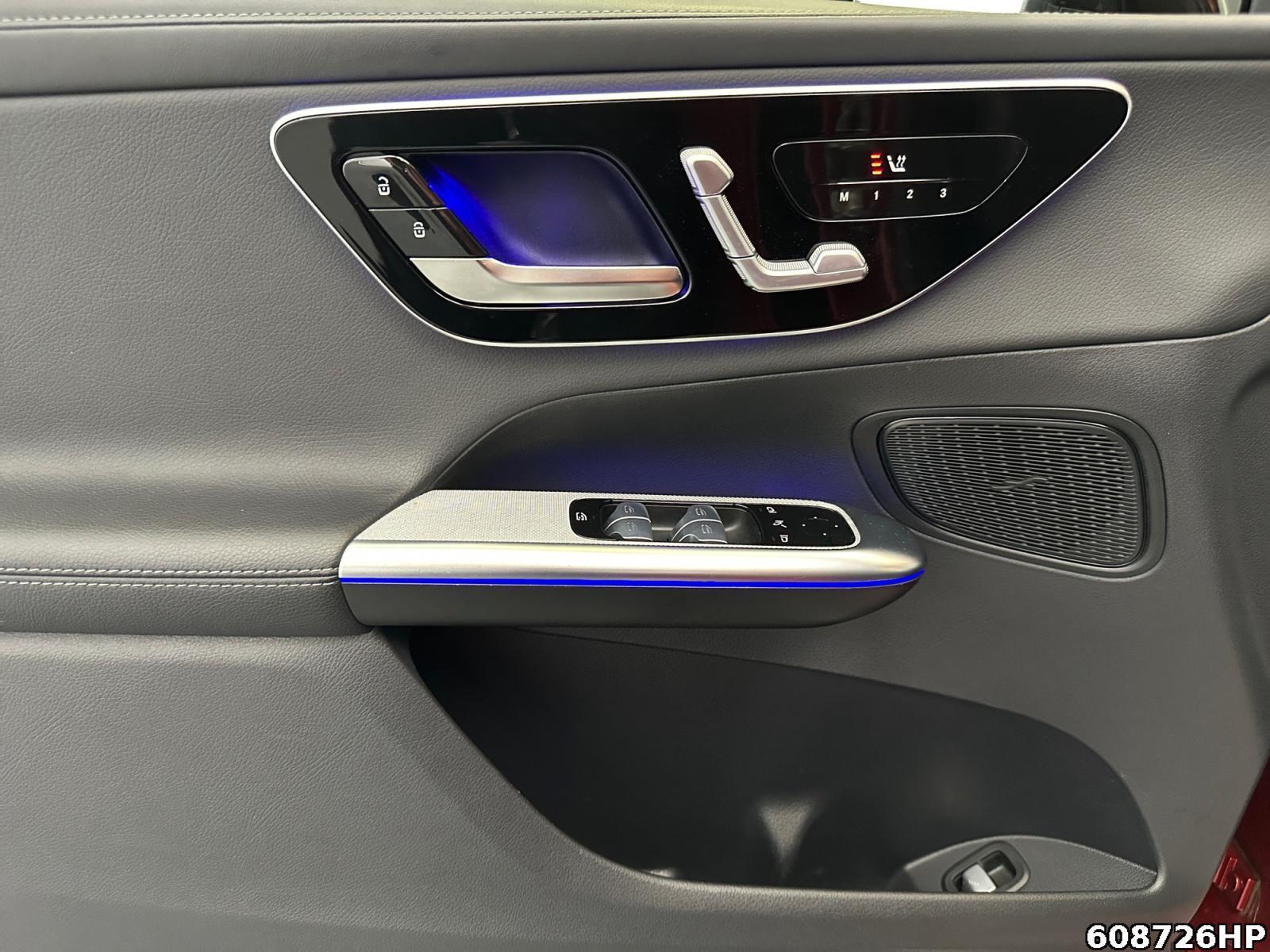 Fahrzeugabbildung Mercedes-Benz GLC 200 AMG Night Pano Digital-Light Memory 360
