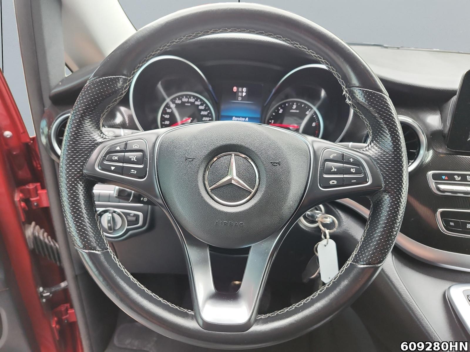 Fahrzeugabbildung Mercedes-Benz V 220 Edition*kompakt*Navi*LED*Kamera*6-Sitzer*