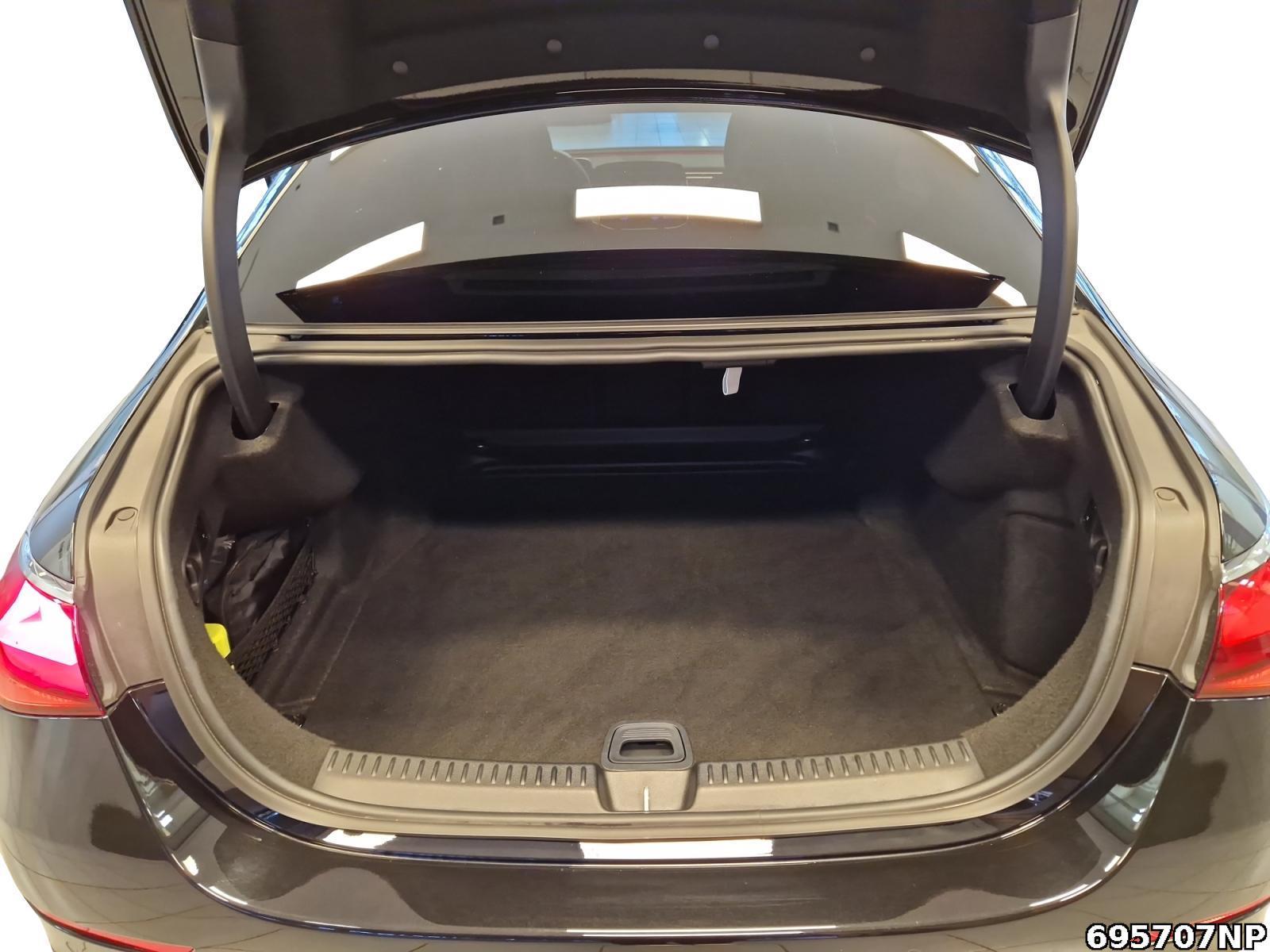 Fahrzeugabbildung Mercedes-Benz E 220 d AMG Night Pano KEYLESS DISTRONIC 21