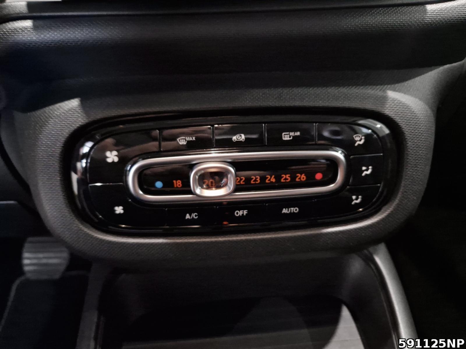 Fahrzeugabbildung Smart ForTwo EQ Coupé 22 kw Einparkhilfe hinten
