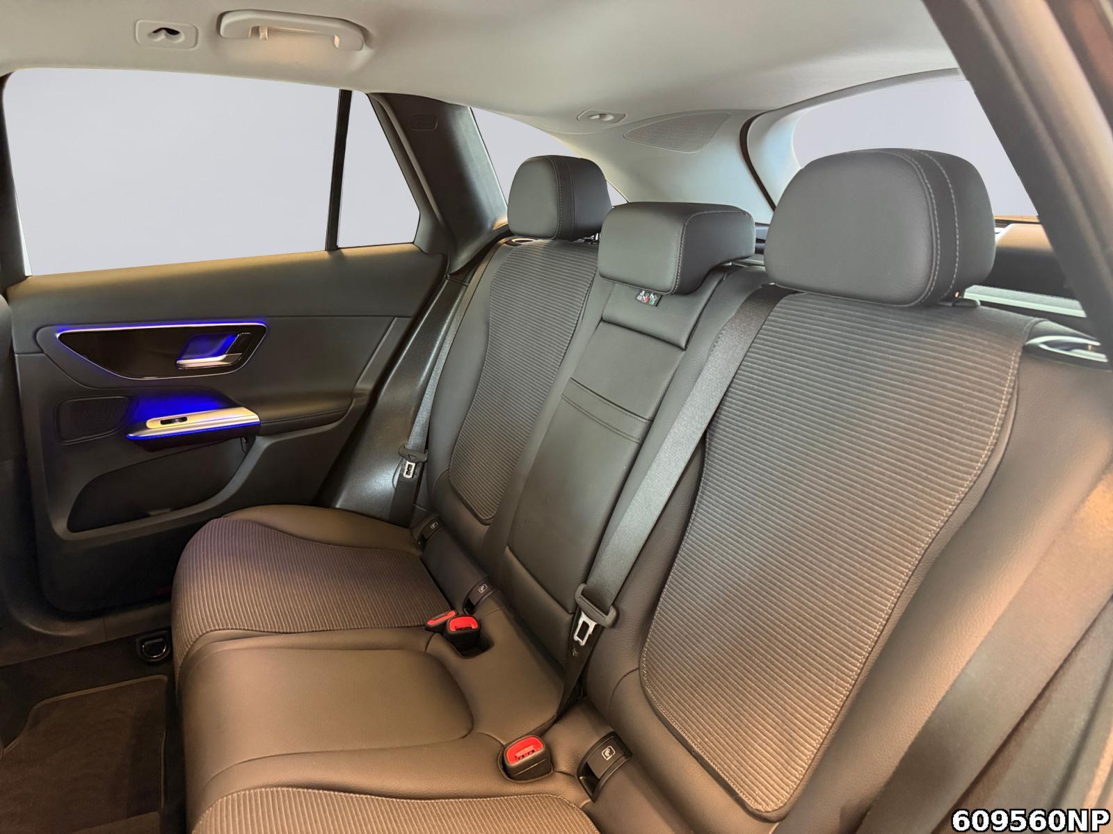 Fahrzeugabbildung Mercedes-Benz GLC 300 e 4M Avantgarde AHK DIGITAL LIGHT 360°.