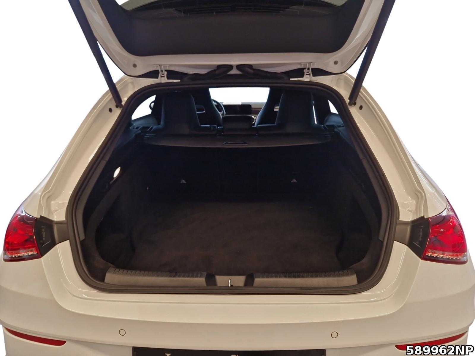 Fahrzeugabbildung Mercedes-Benz CLA 250 Shooting Brake e AMG Leder Night 360