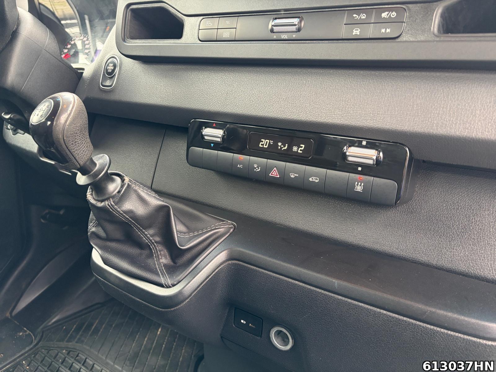 Fahrzeugabbildung Mercedes-Benz Sprinter 315 CDI *Maxi DoKa*AHK3,5t*Klima*SHZ*