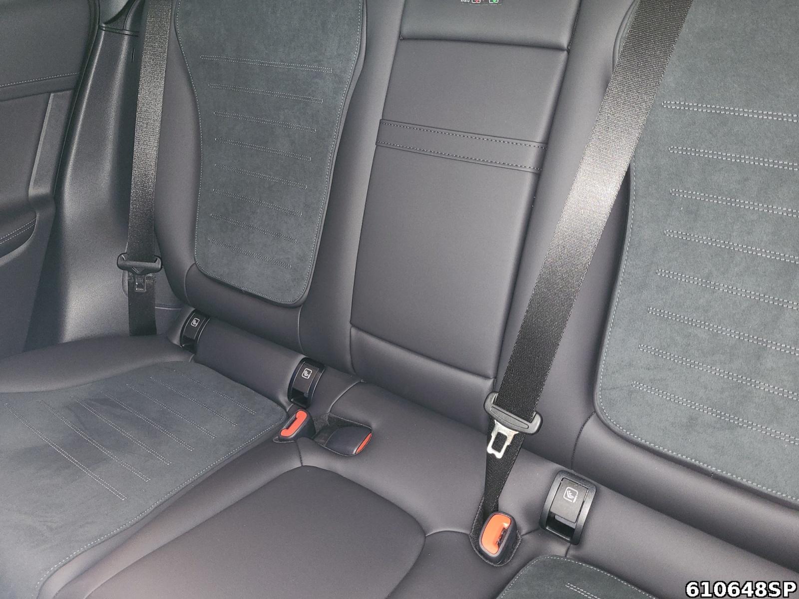 Fahrzeugabbildung Mercedes-Benz GLC 300 de 4M AMG Premium+ AHK Pano Burmester