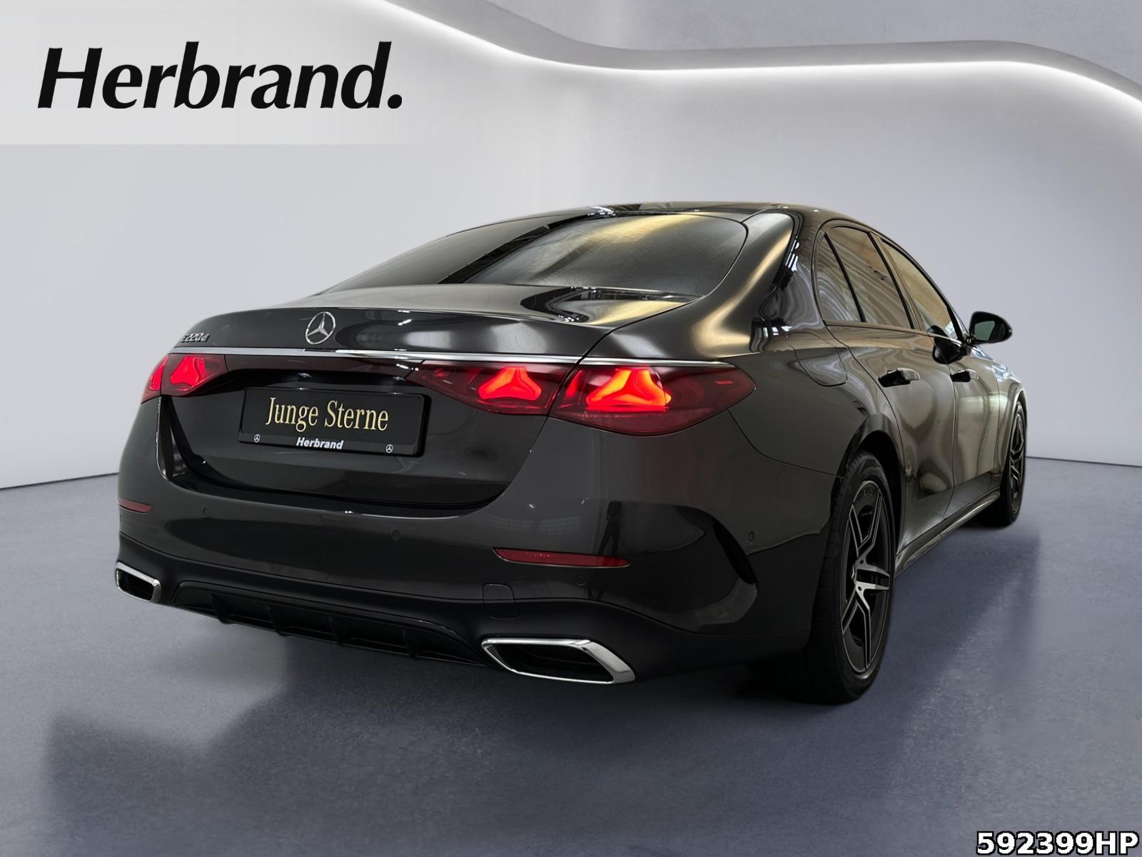 Fahrzeugabbildung Mercedes-Benz E 220 d AMG Night DISTRONIC Ambiente KEYLESS