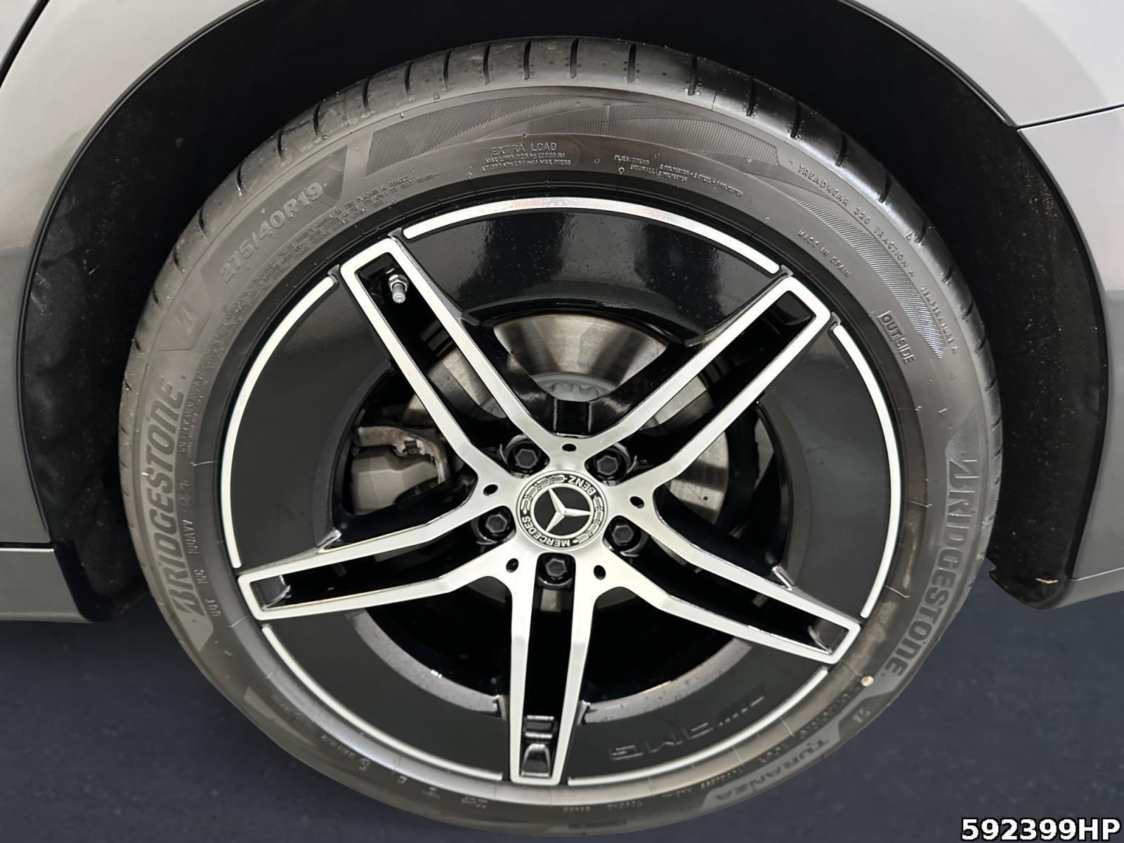 Fahrzeugabbildung Mercedes-Benz E 220 d AMG Night DISTRONIC Ambiente KEYLESS