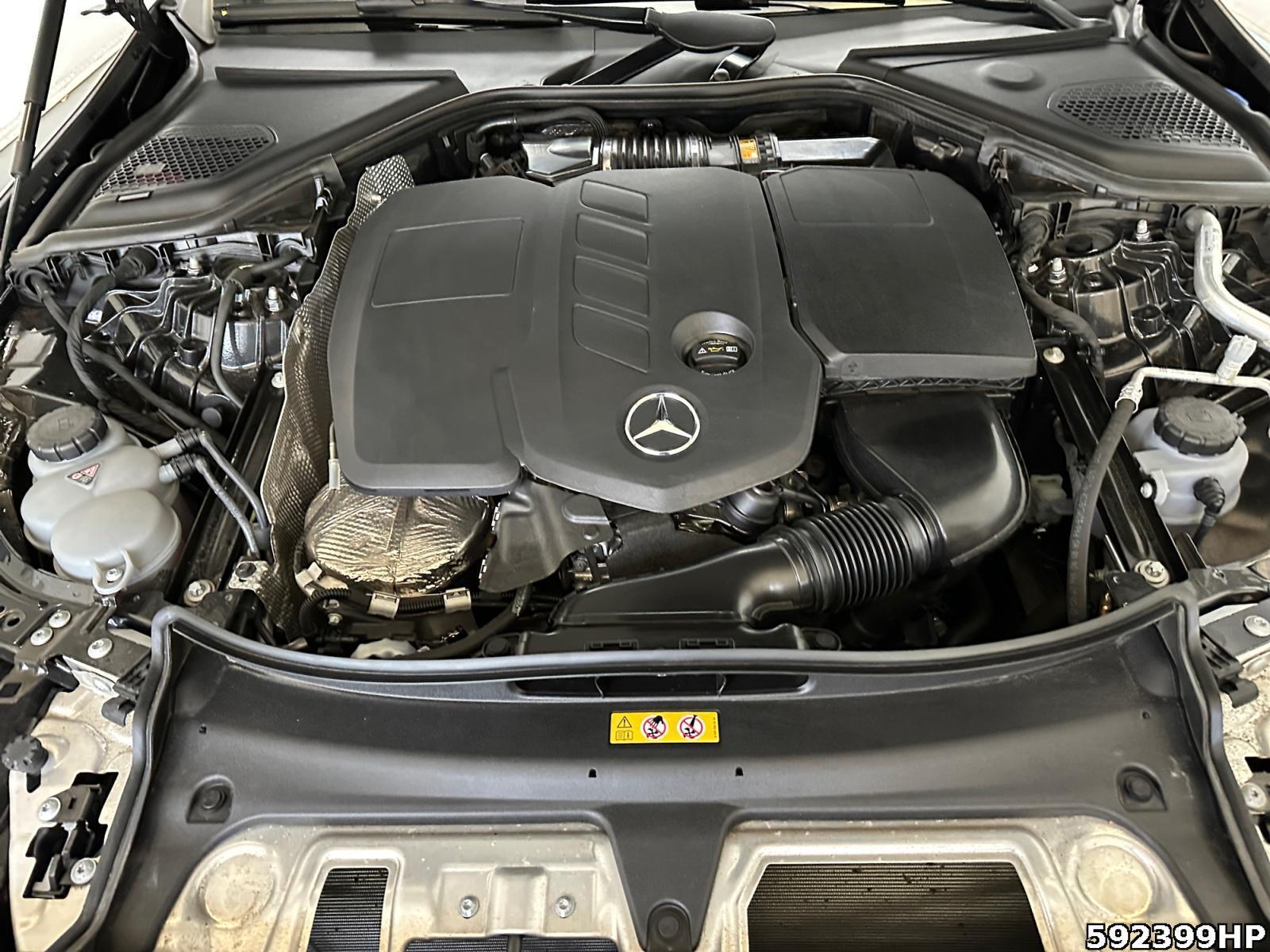 Fahrzeugabbildung Mercedes-Benz E 220 d AMG Night DISTRONIC Ambiente KEYLESS