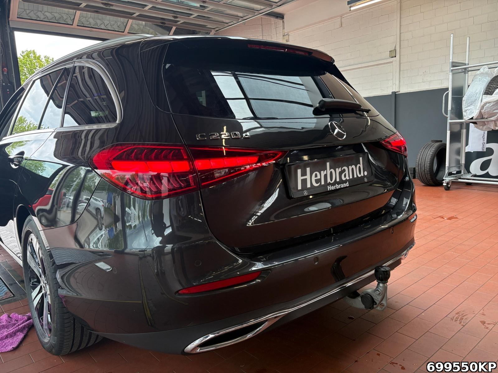 Fahrzeugabbildung Mercedes-Benz C 220 d T Avantgarde AHK Lenkradhzg Kamera LED