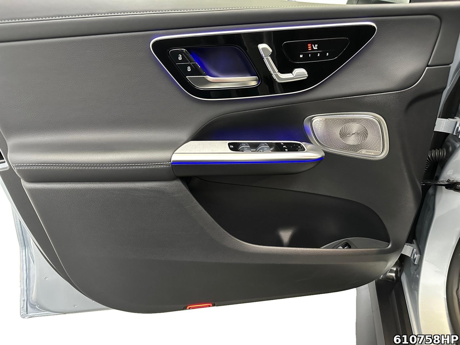 Fahrzeugabbildung Mercedes-Benz GLC 300 e 4M AMG Pano AHK 360° Burmester Memory