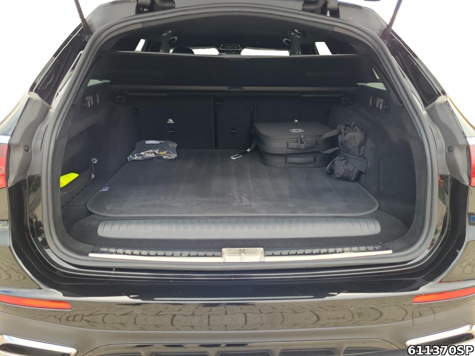 Fahrzeugabbildung Mercedes-Benz E 300 e T AMG AHK NightDistronic Keyless Kamera