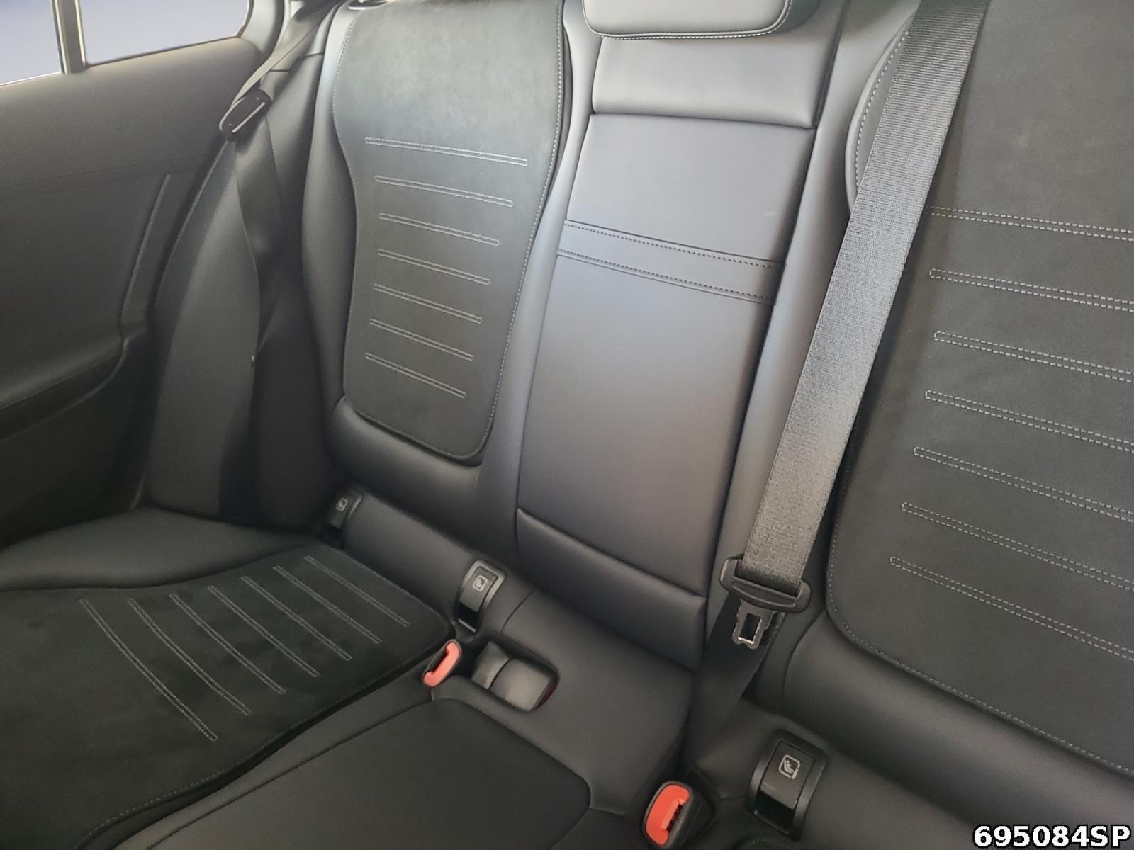 Fahrzeugabbildung Mercedes-Benz C 300 d T AMG AHK Distronic EASY-PACK CarPlay