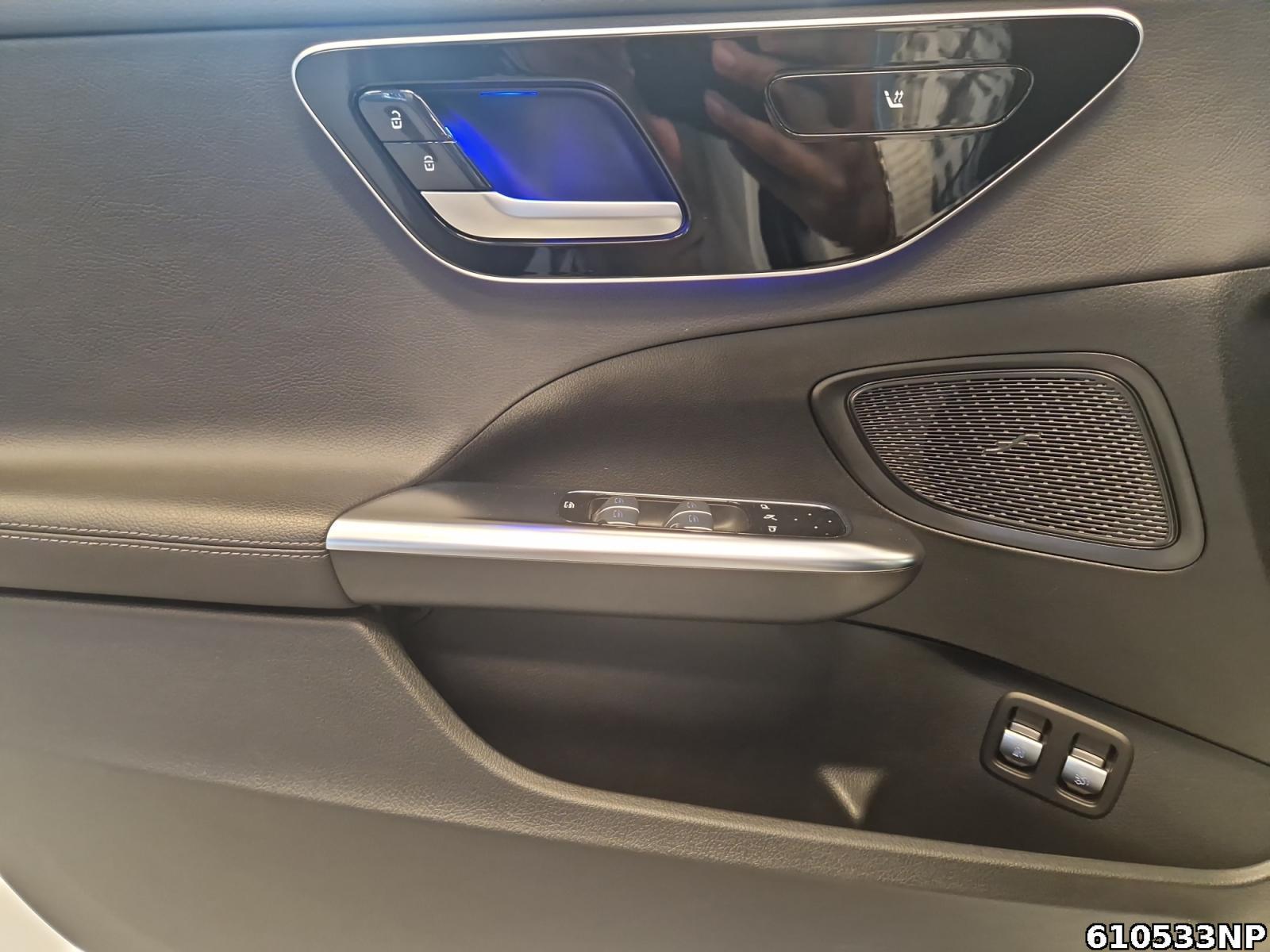 Fahrzeugabbildung Mercedes-Benz C 300 e T Avantgarde Pano AHK Kamera LED CarPlay