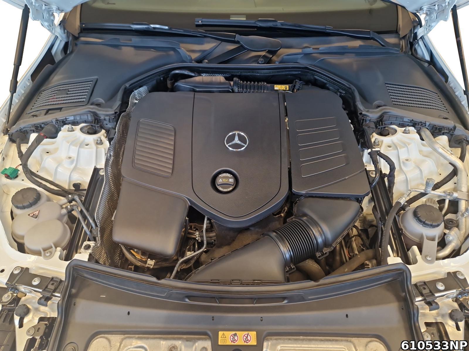 Fahrzeugabbildung Mercedes-Benz C 300 e T Avantgarde Pano AHK Kamera LED CarPlay
