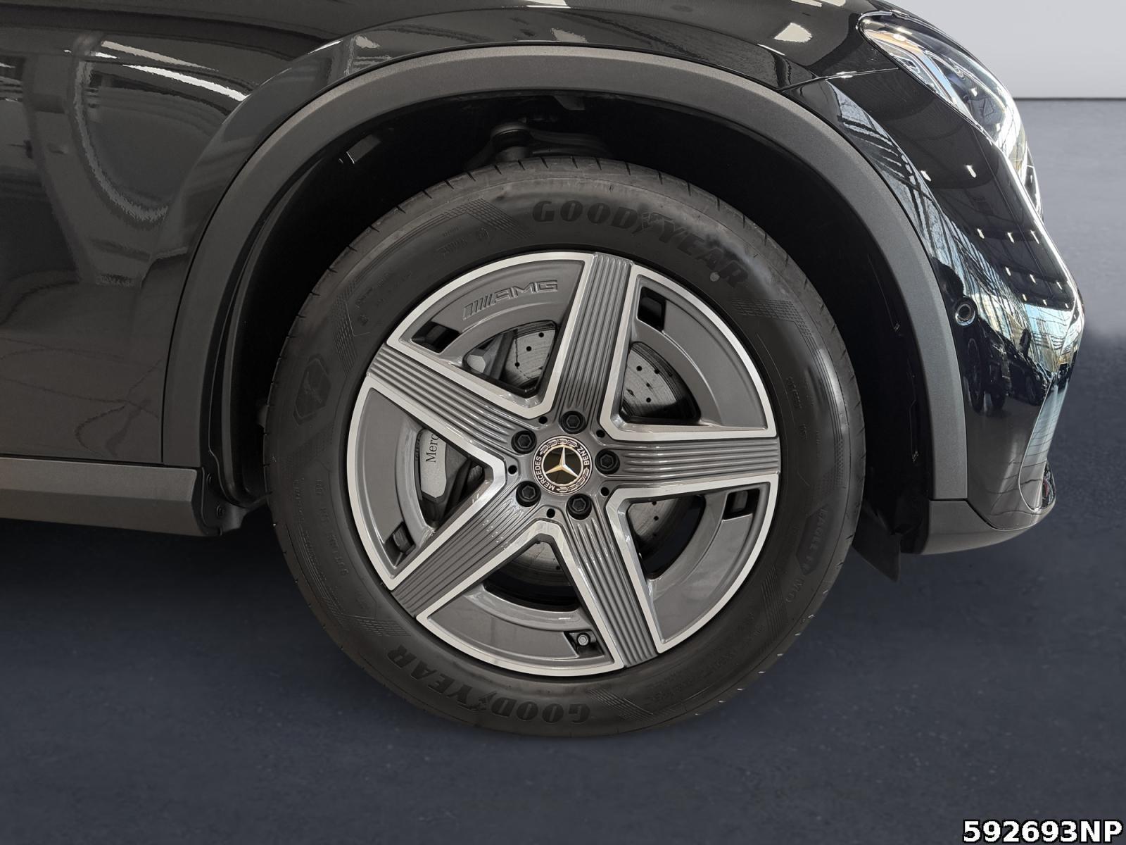 Fahrzeugabbildung Mercedes-Benz GLC 300 d 4M AMG AHK Pano LED Kamera Memory Totw