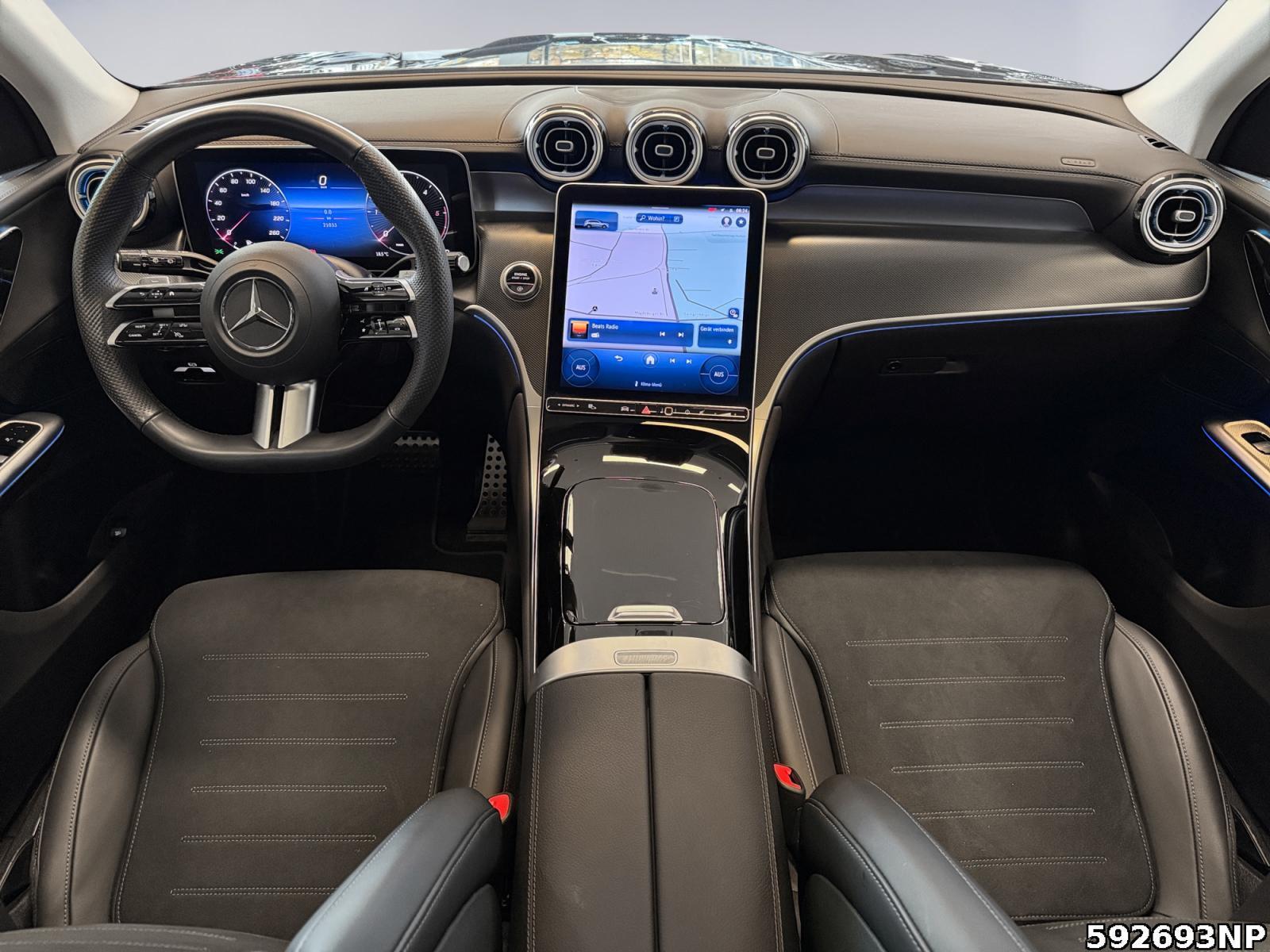 Fahrzeugabbildung Mercedes-Benz GLC 300 d 4M AMG AHK Pano LED Kamera Memory Totw