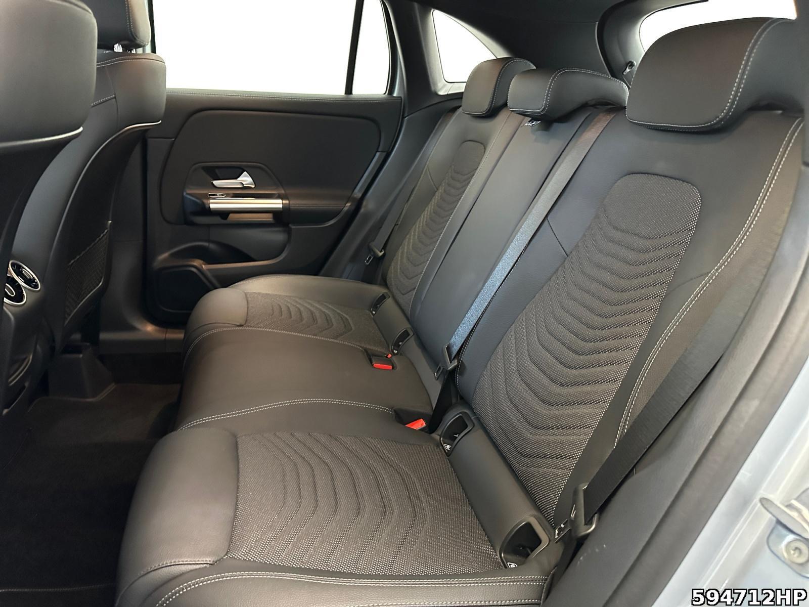 Fahrzeugabbildung Mercedes-Benz GLA 200 d Progressive AHK Kamera DISTRONIC Spur