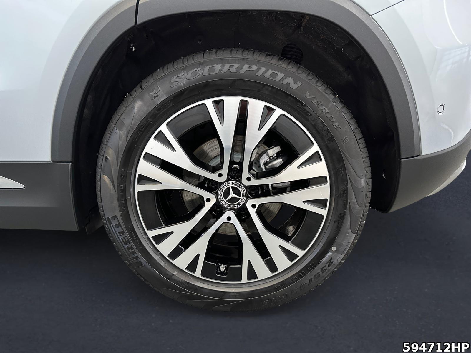 Fahrzeugabbildung Mercedes-Benz GLA 200 d Progressive AHK Kamera DISTRONIC Spur