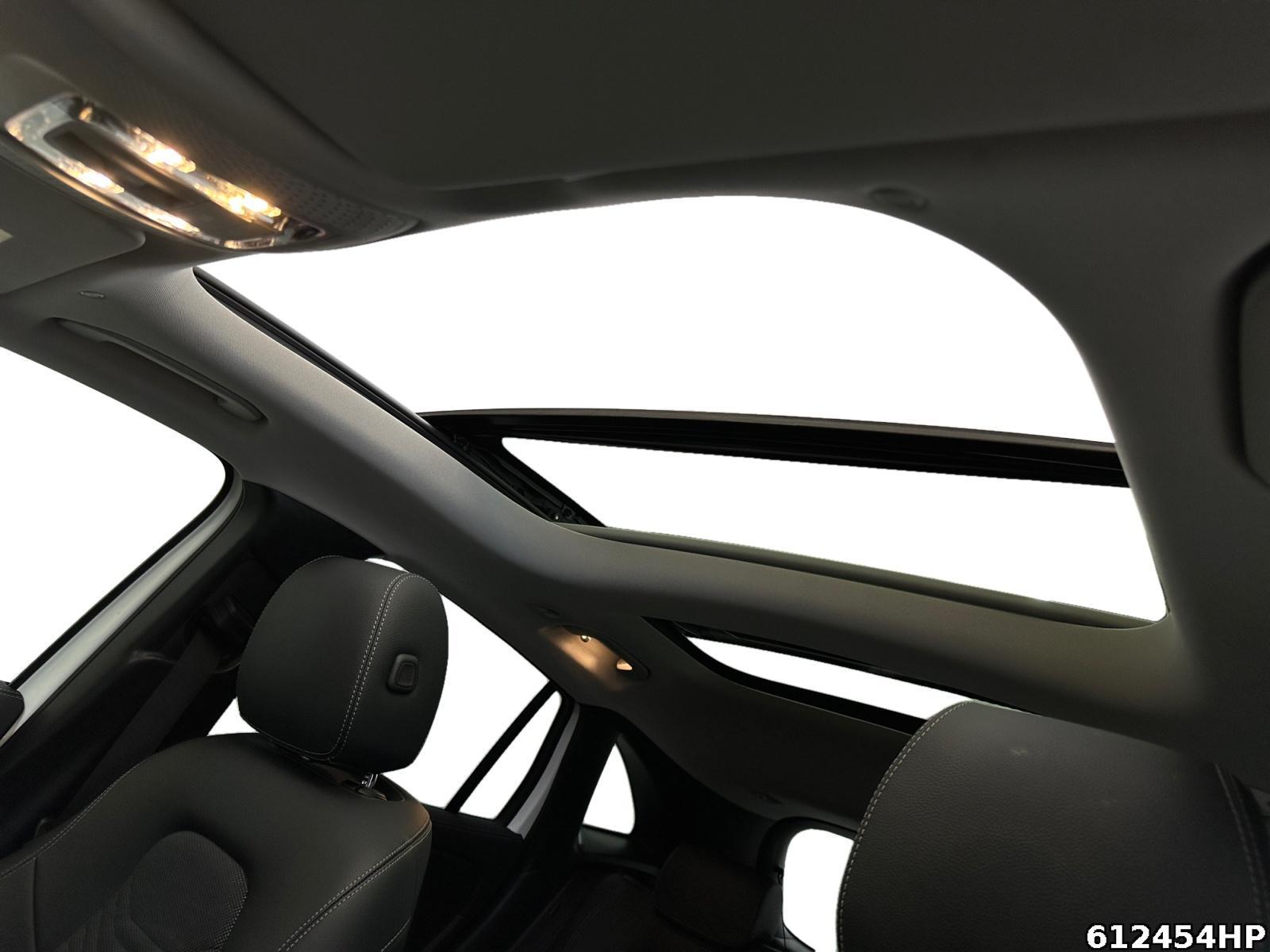 Fahrzeugabbildung Mercedes-Benz EQA Progressive Pano AHK CarPlay Kamera LED