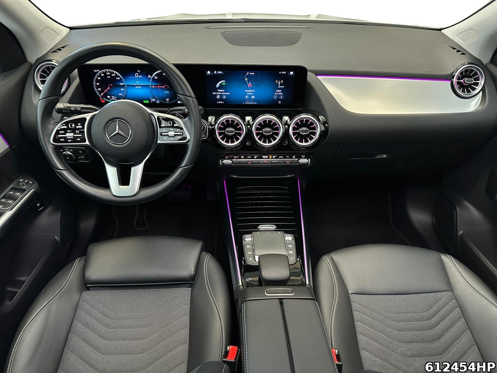 Fahrzeugabbildung Mercedes-Benz EQA Progressive Pano AHK CarPlay Kamera LED