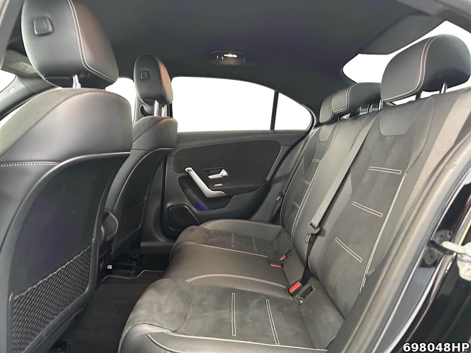 Fahrzeugabbildung Mercedes-Benz A 250 AMG EDITION 2020 Night-Paket Ambientebel